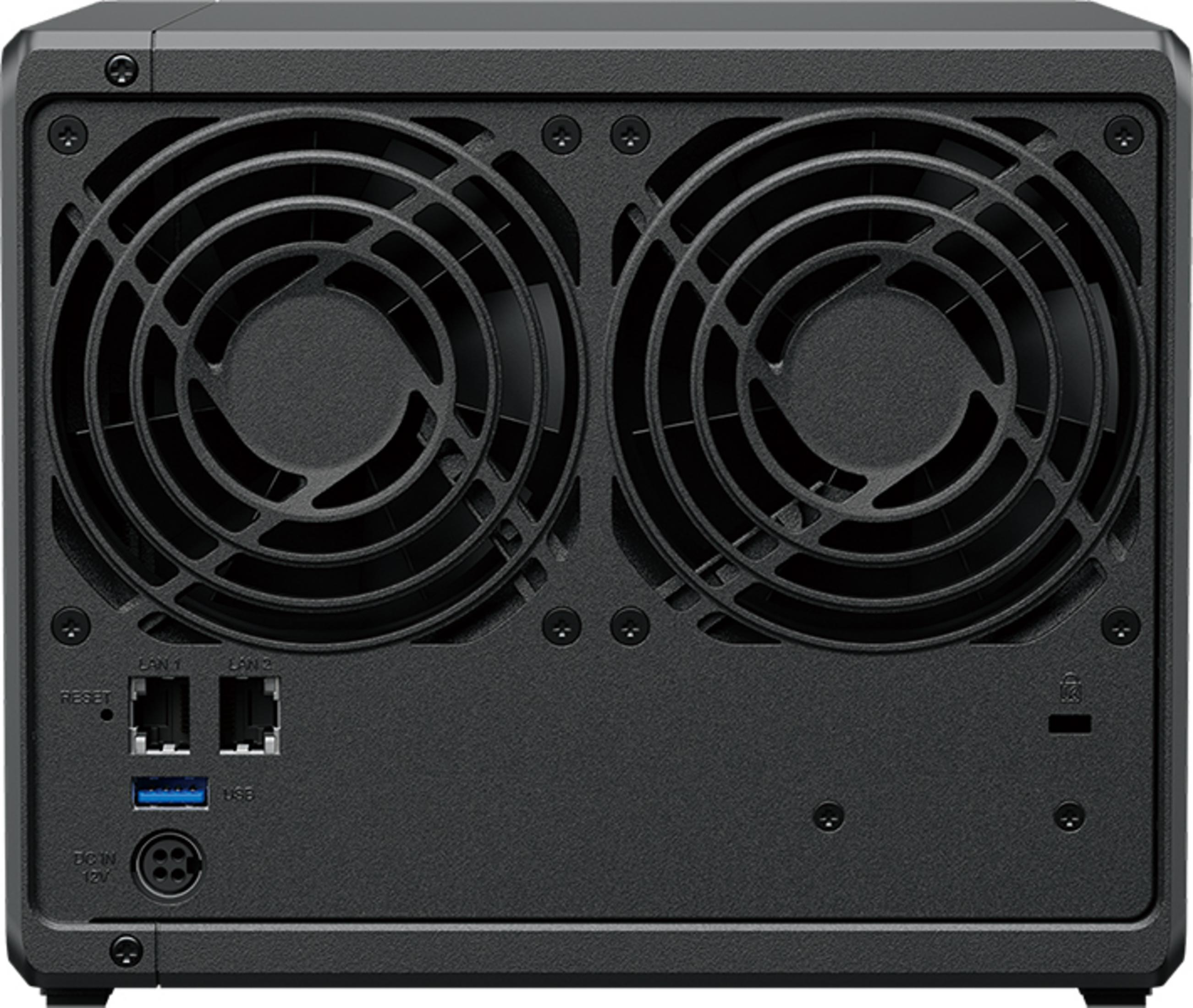 Parte trasera de un dispositivo NAS negro con dos ventiladores, puertos y tornillos.