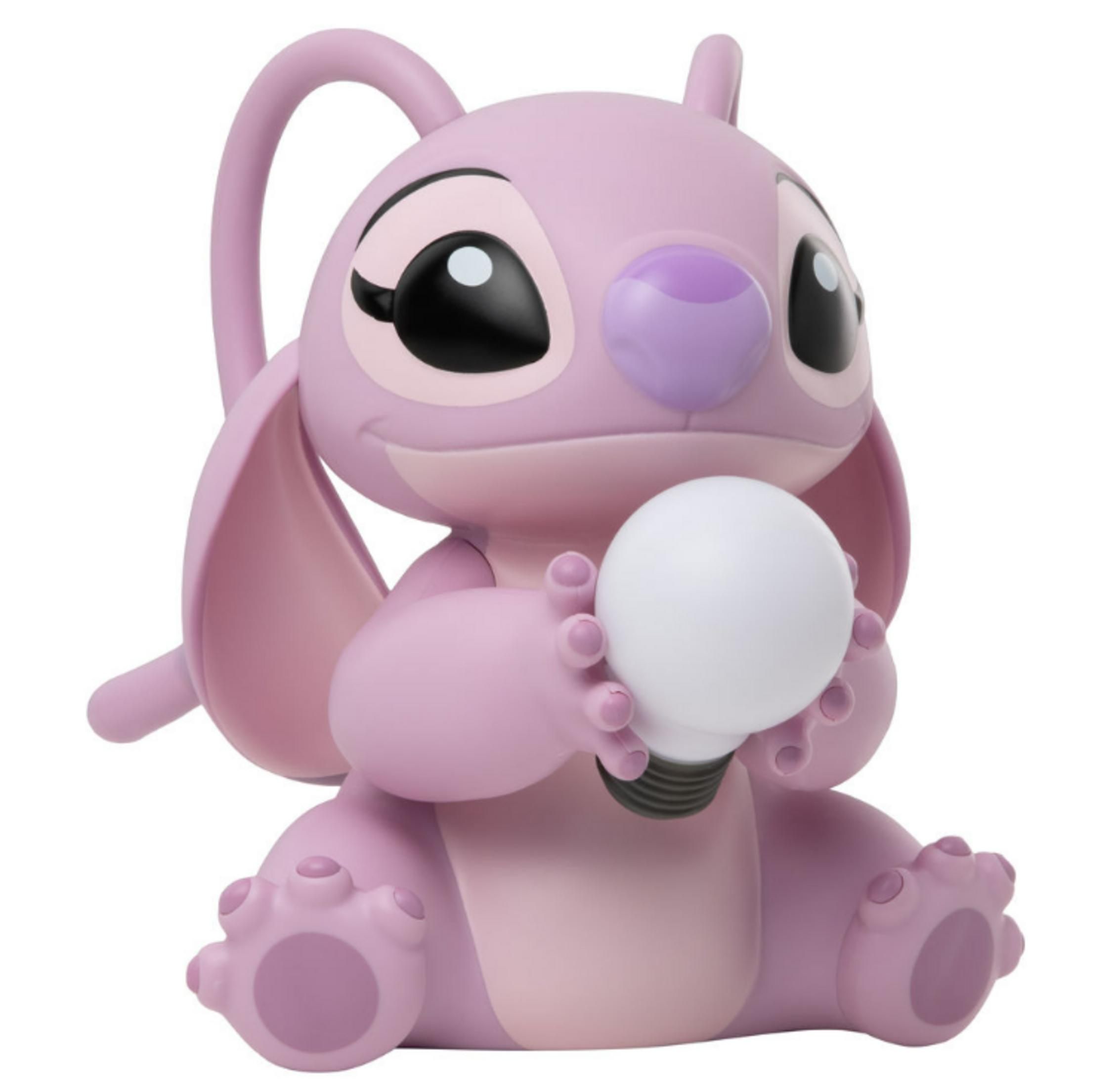 Una figura de personaje rosa está sentada sosteniendo una bombilla blanca.