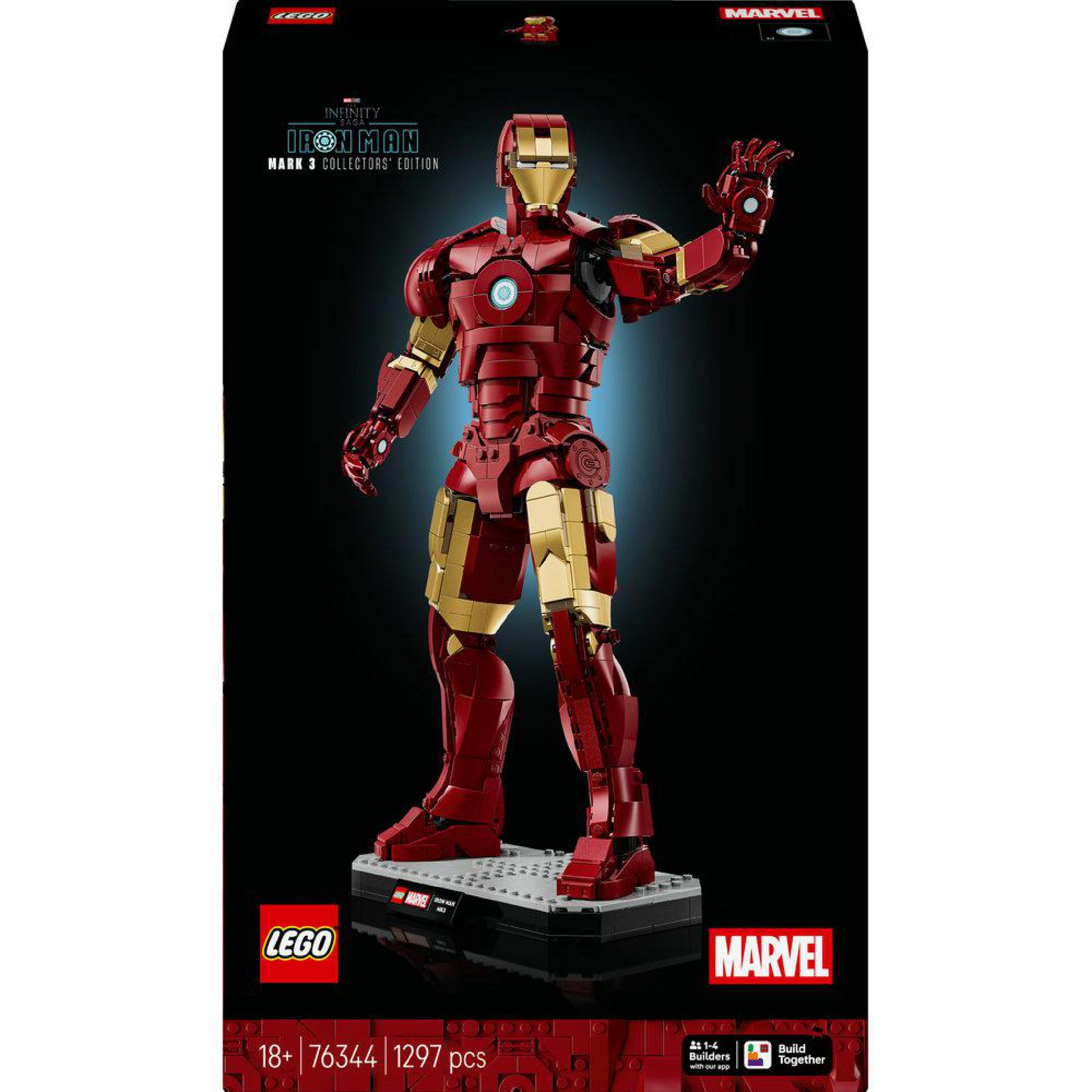 Siyah arka plana karşı, kaide üzerinde kırmızı ve altın rengi Iron Man Mark 3 Lego modeli.