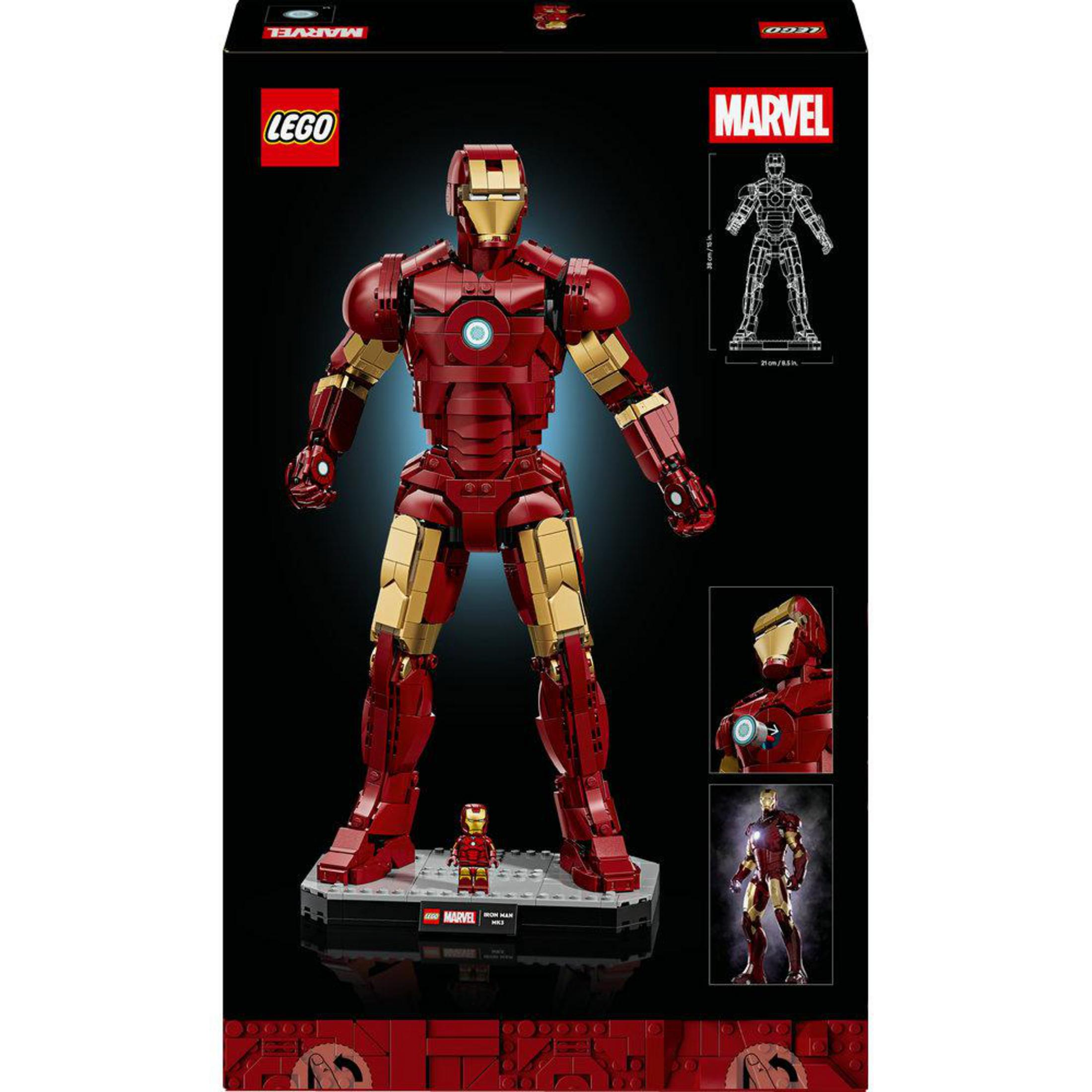 Kutu üzerinde bir kaide üzerinde bir minifigür ile Lego Iron Man figürü.