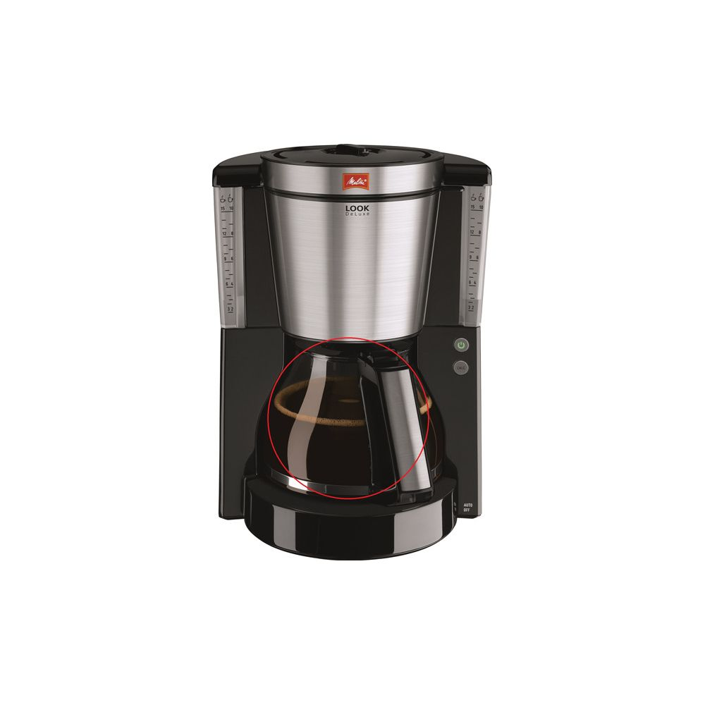Une cafetière noire avec une carafe en verre remplie de café.