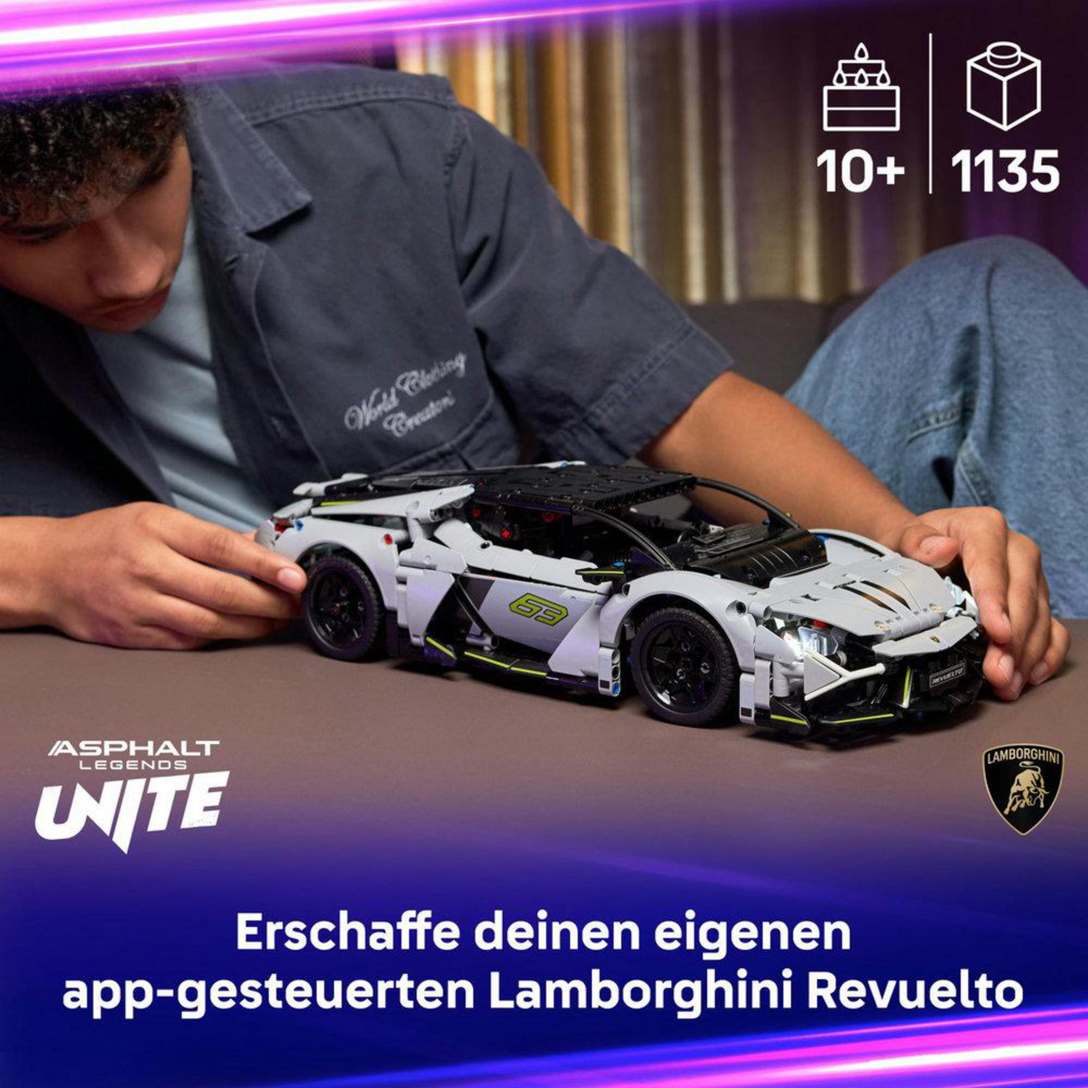 Biały model LEGO Lamborghini Revuelto z mężczyzną w tle.