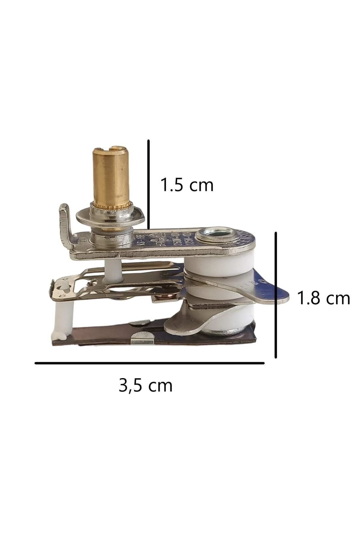 Termostat ölçülerle: 1,5 cm yükseklik, 1,8 cm genişlik, 3,5 cm uzunluk.