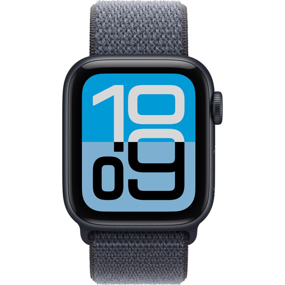 Un Apple Watch grigio scuro con display digitale blu e bianco che mostra le 10:09.