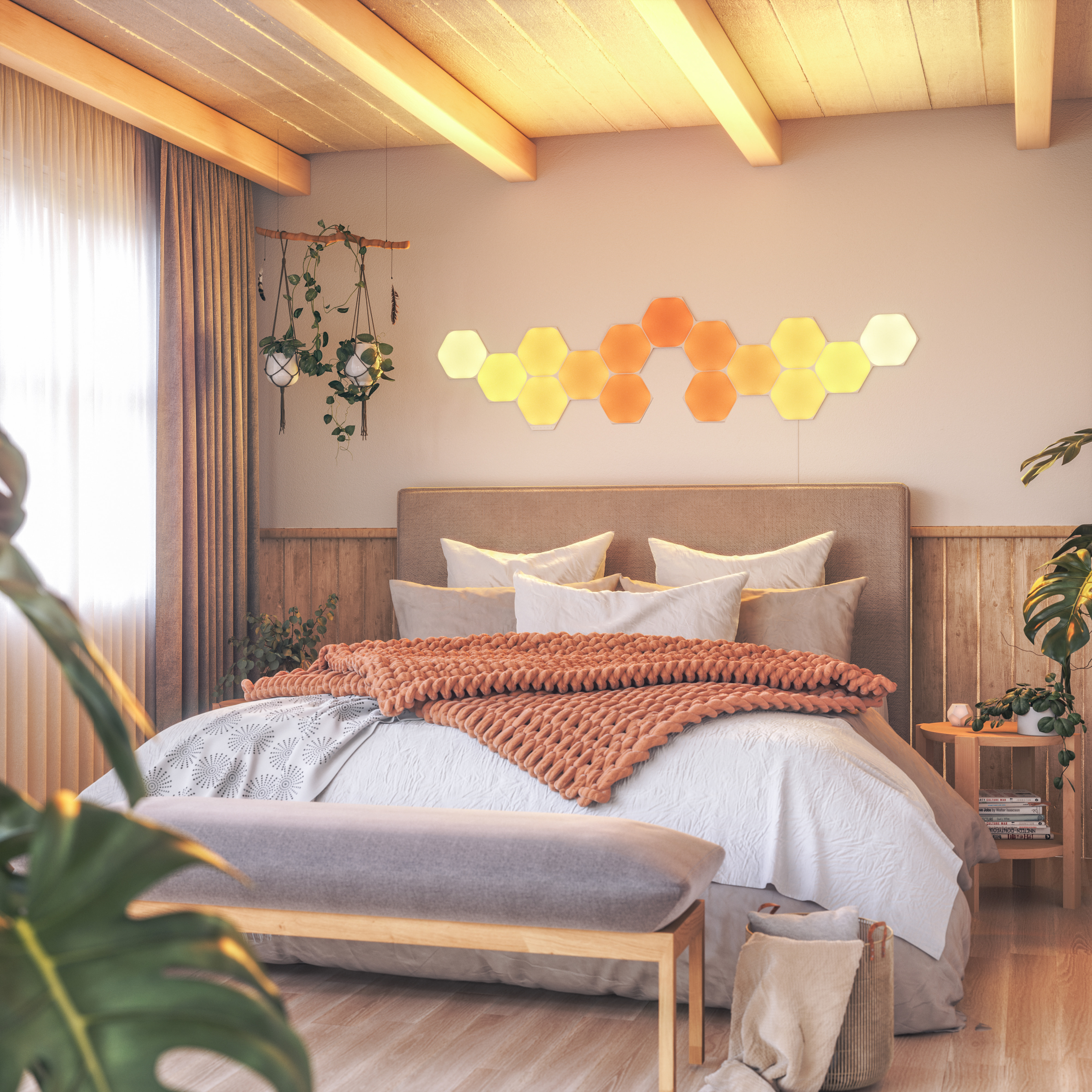 Modernes Schlafzimmer mit Bett, Decke, Hexagon-Lichtern und Pflanzen.
