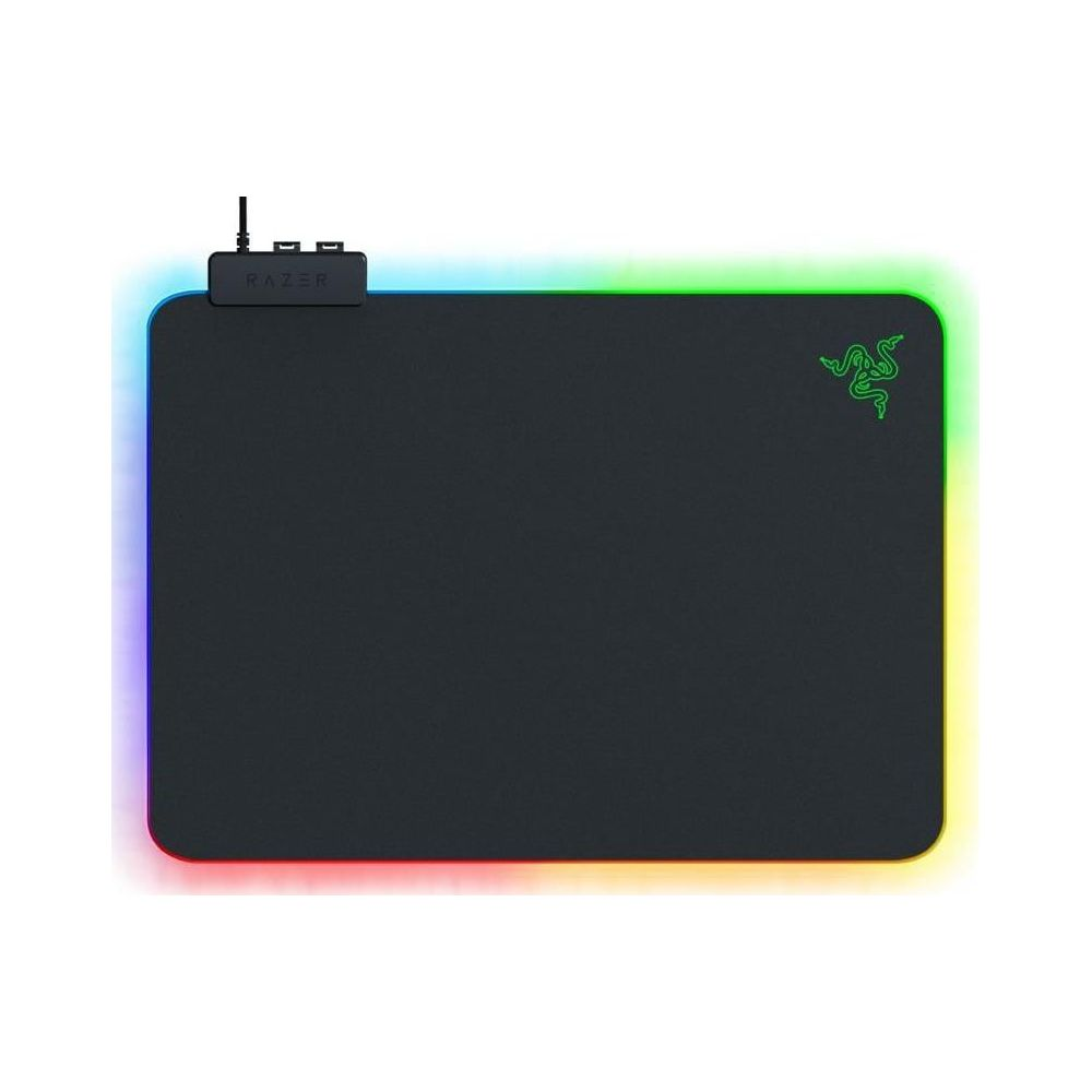 Czarna podkładka Razer z oświetleniem RGB na krawędziach i logo.