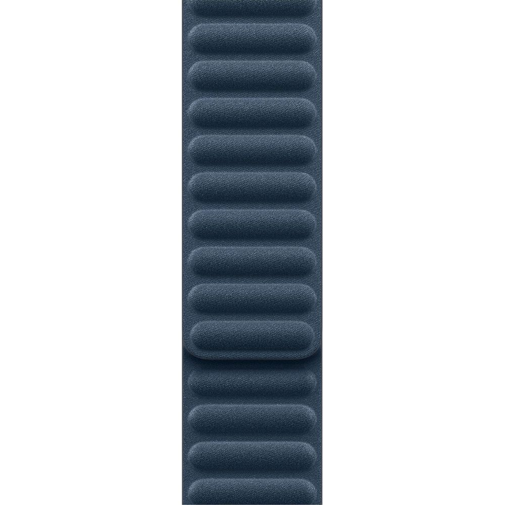 Ein blaues Stoffarmband mit magnetischen Schlaufen.