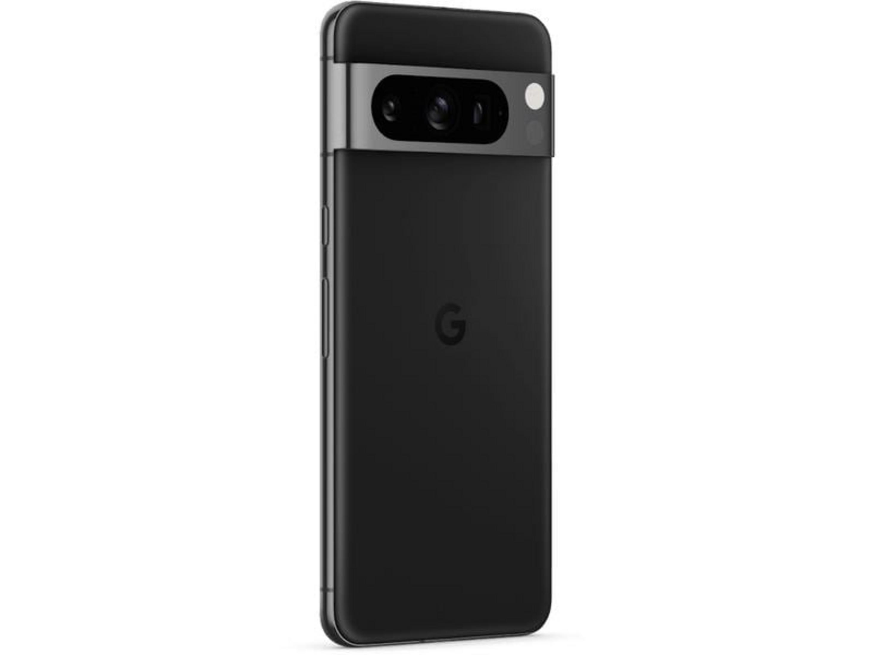 Tył czarnego smartfona Google Pixel 7 Pro z obiektywami aparatu.