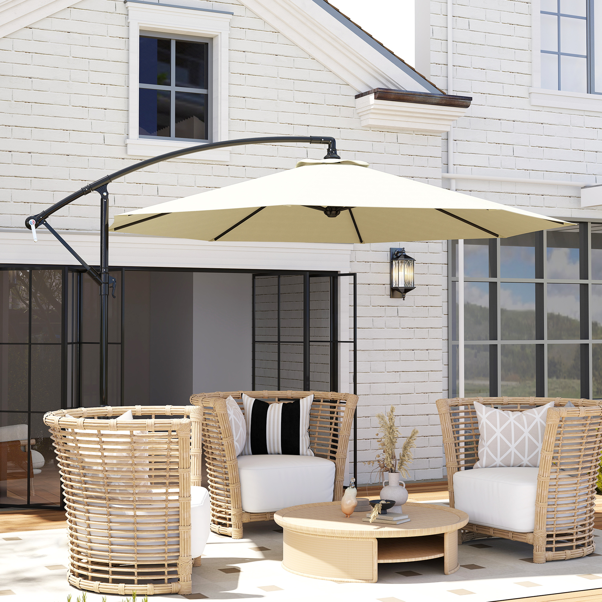 Un ombrellone beige copre sedie in rattan e un tavolino di legno su un terrazzo.