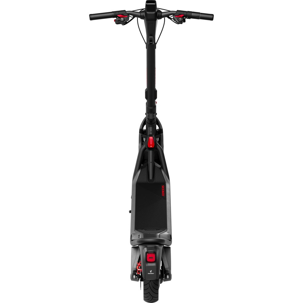 Czarny skuter elektryczny z czerwonymi akcentami, pokazany od przodu.