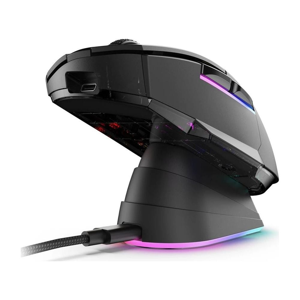 Czarna mysz gamingowa z podświetleniem RGB na stacji ładującej.