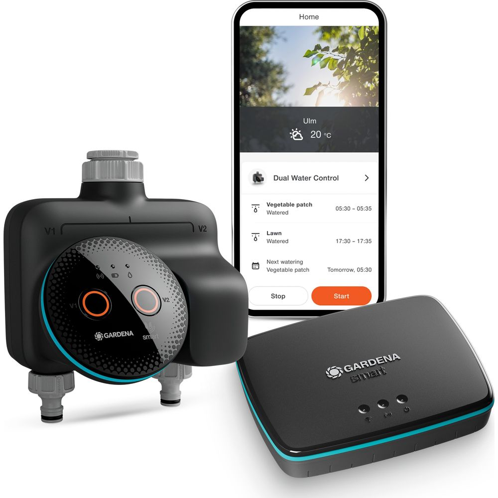 Un computer per irrigazione Gardena Smart nero, un hub e uno smartphone.