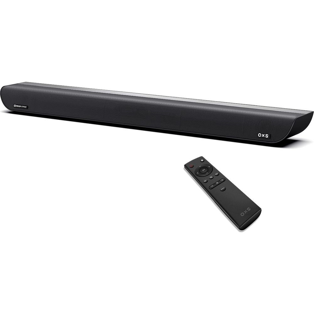 Barre de son noire et télécommande sur fond blanc.