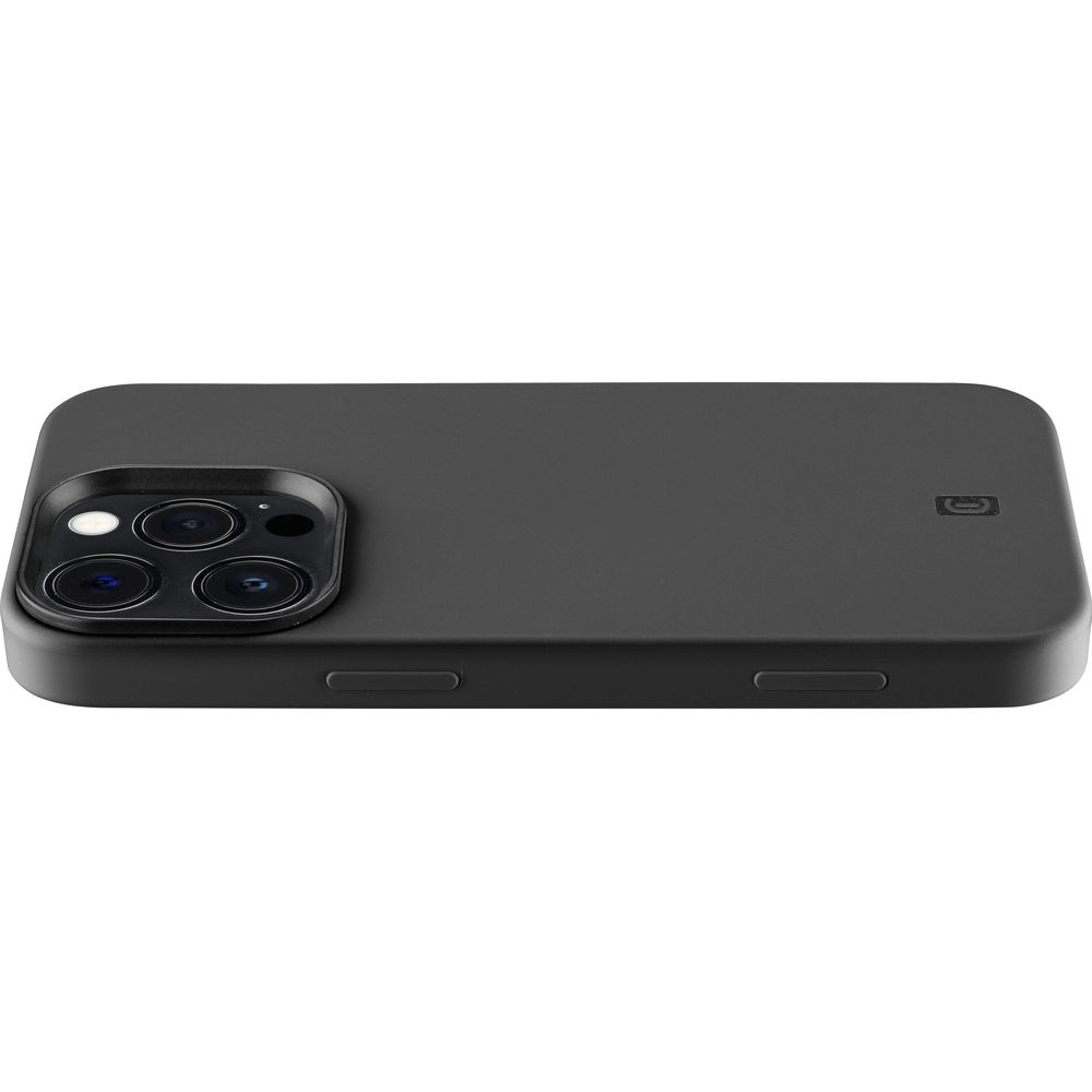 Custodia nera per telefono con ritaglio fotocamera e logo, su bianco.
