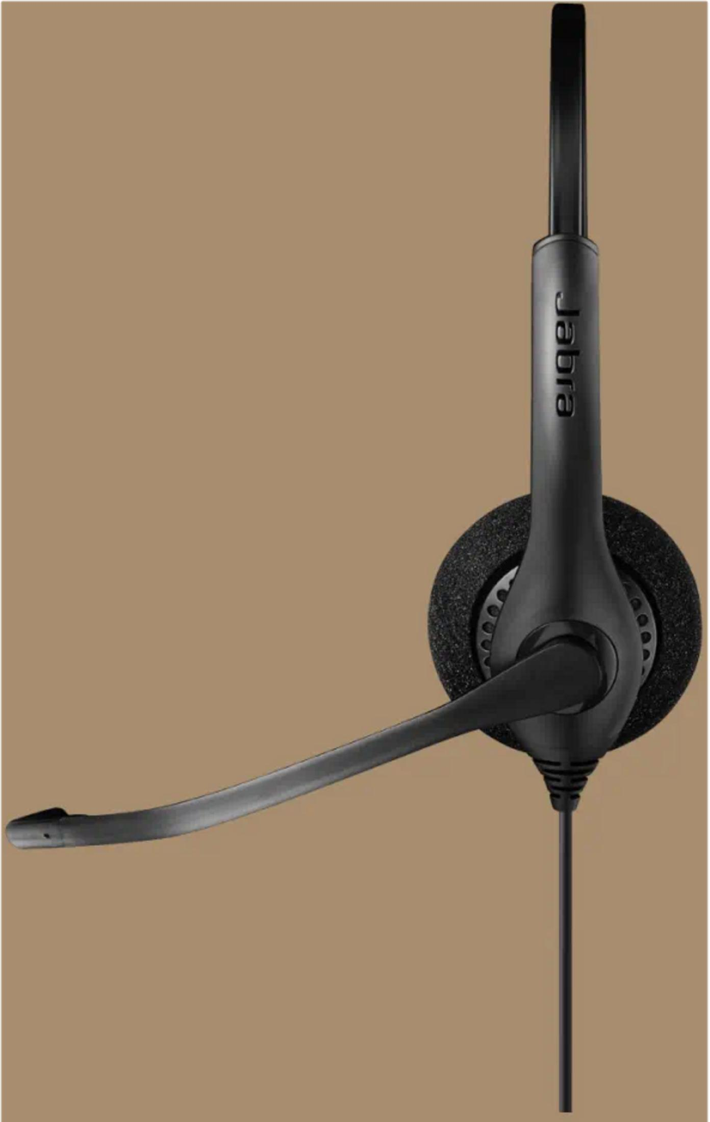 Czarny zestaw słuchawkowy Jabra z mikrofonem i nausznikem, na brązowym tle.