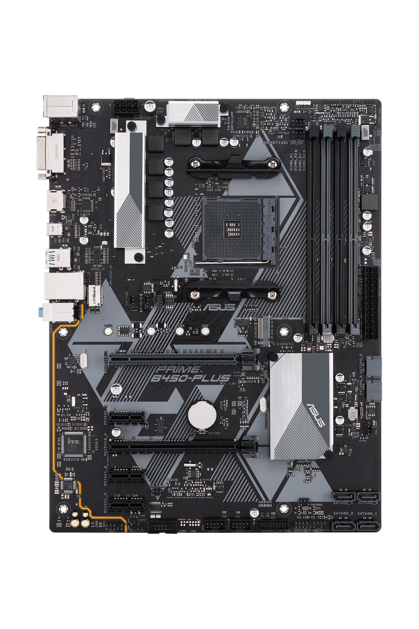 Una scheda madre per computer ASUS B450-PLUS nera con accenti grigi.