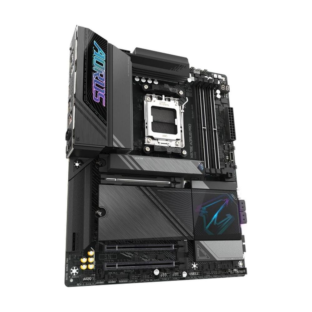 Czarna płyta główna z fioletowymi i niebieskimi akcentami, na białym tle.