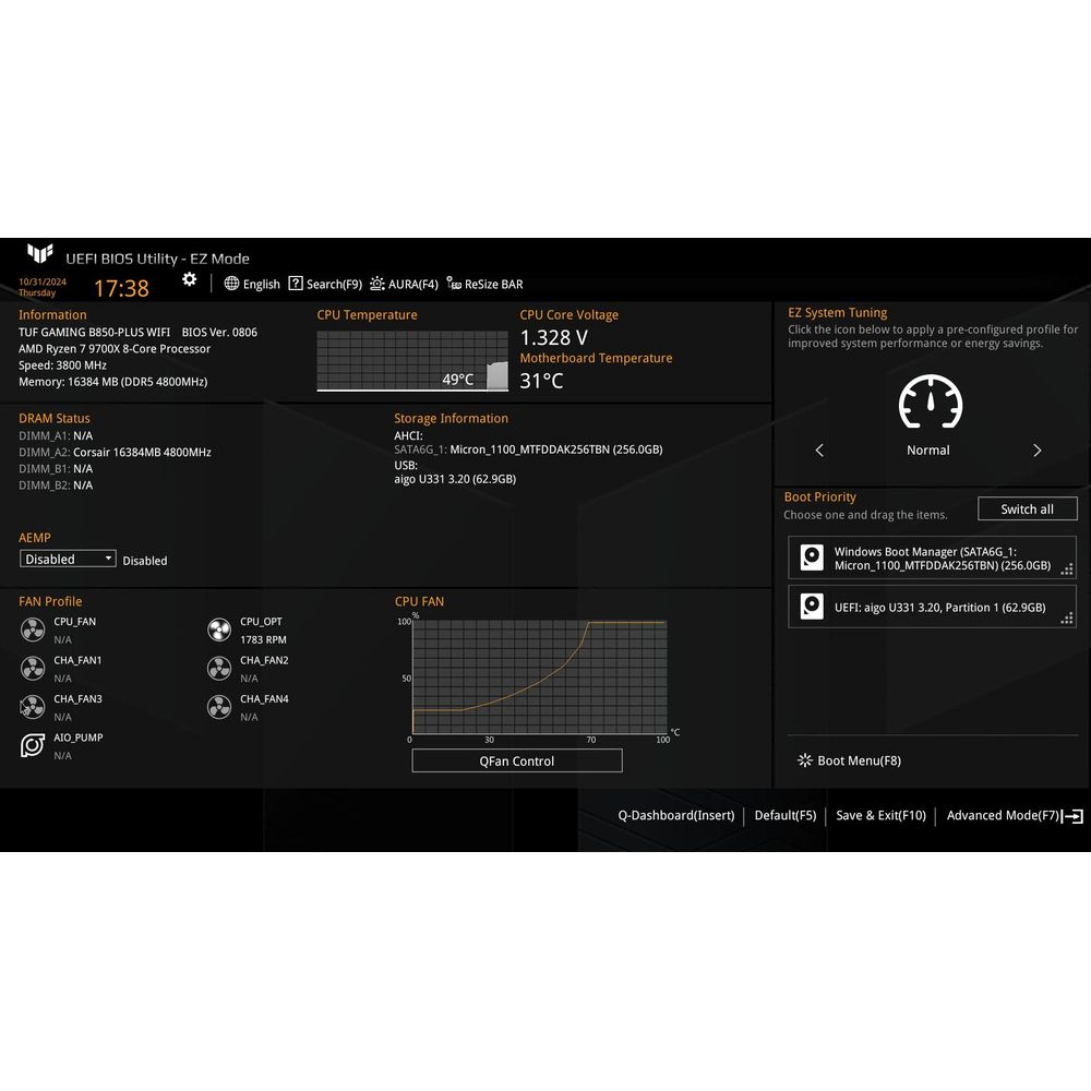 Ekran UEFI BIOS z informacjami o systemie, temperaturami i priorytetem rozruchu.
