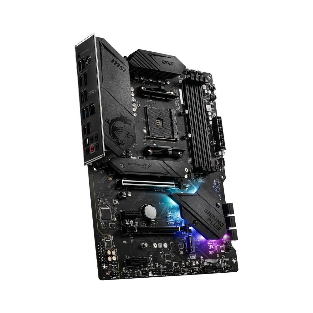 Czarna płyta główna MSI do gier z podświetleniem RGB i gniazdem CPU.