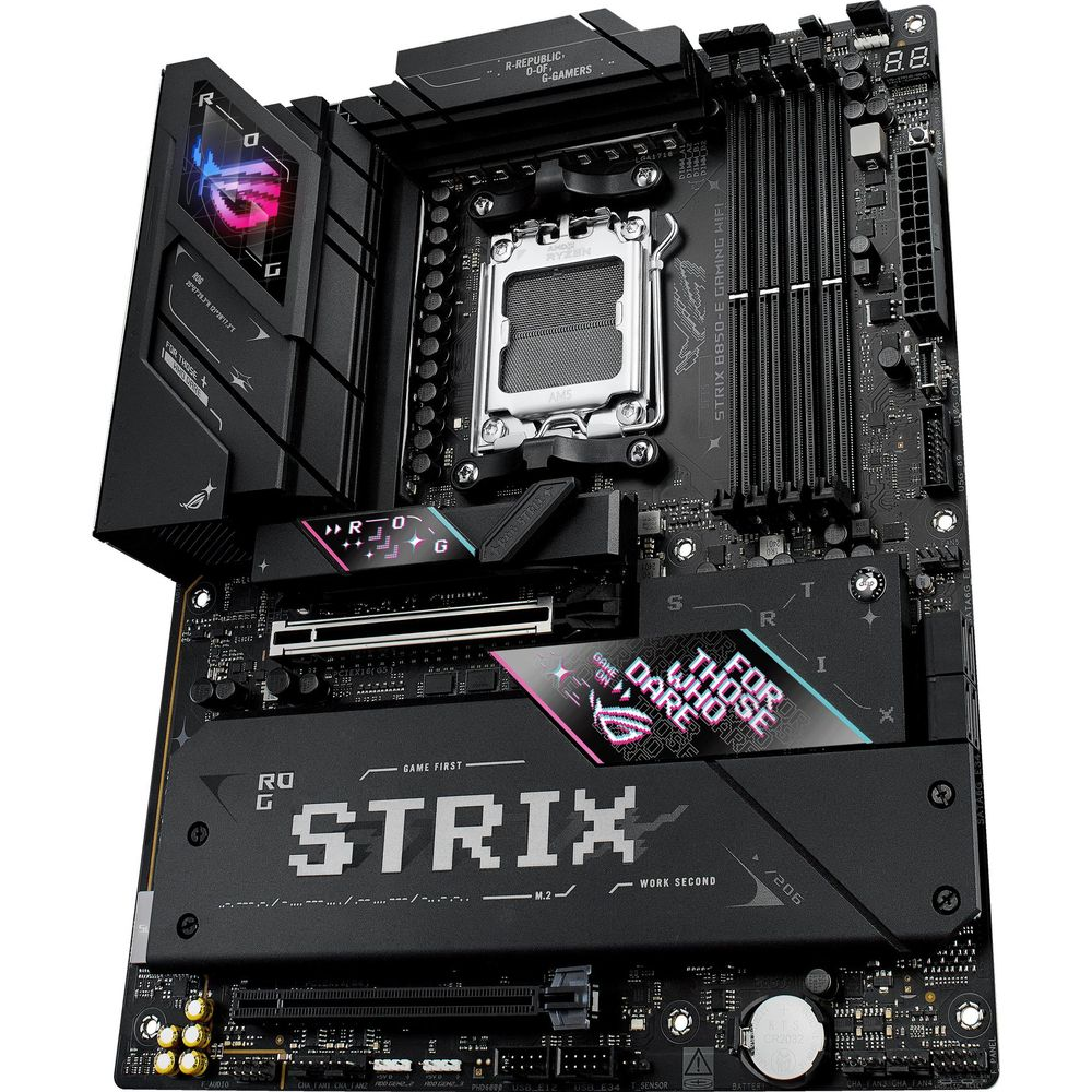 Płyta główna gamingowa ROG Strix z gniazdem CPU, slotami RAM i slotem M.2.
