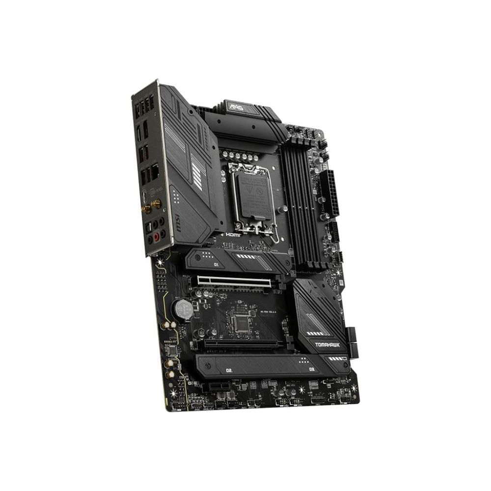 Czarna płyta główna z radiatorami i złączami.