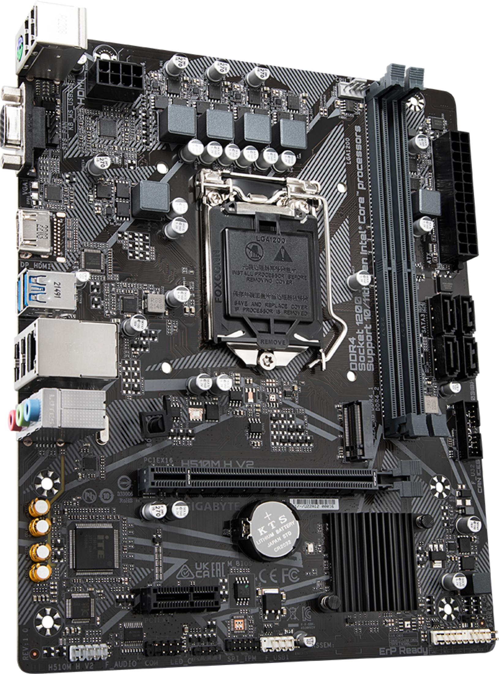 Una scheda madre nera con molti chip, connettori e un socket per CPU.