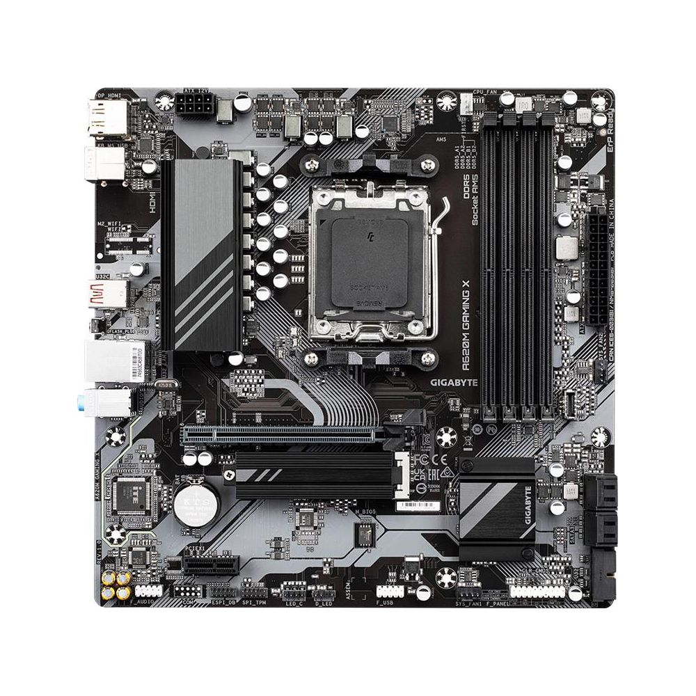 Czarna płyta główna Gigabyte A620M GAMING X z gniazdem CPU, slotami RAM i portami.