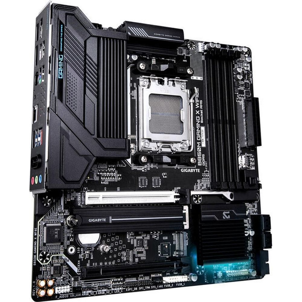 Czarna płyta główna Gigabyte B850M Gaming X WiFi z gniazdem procesora i slotami RAM.