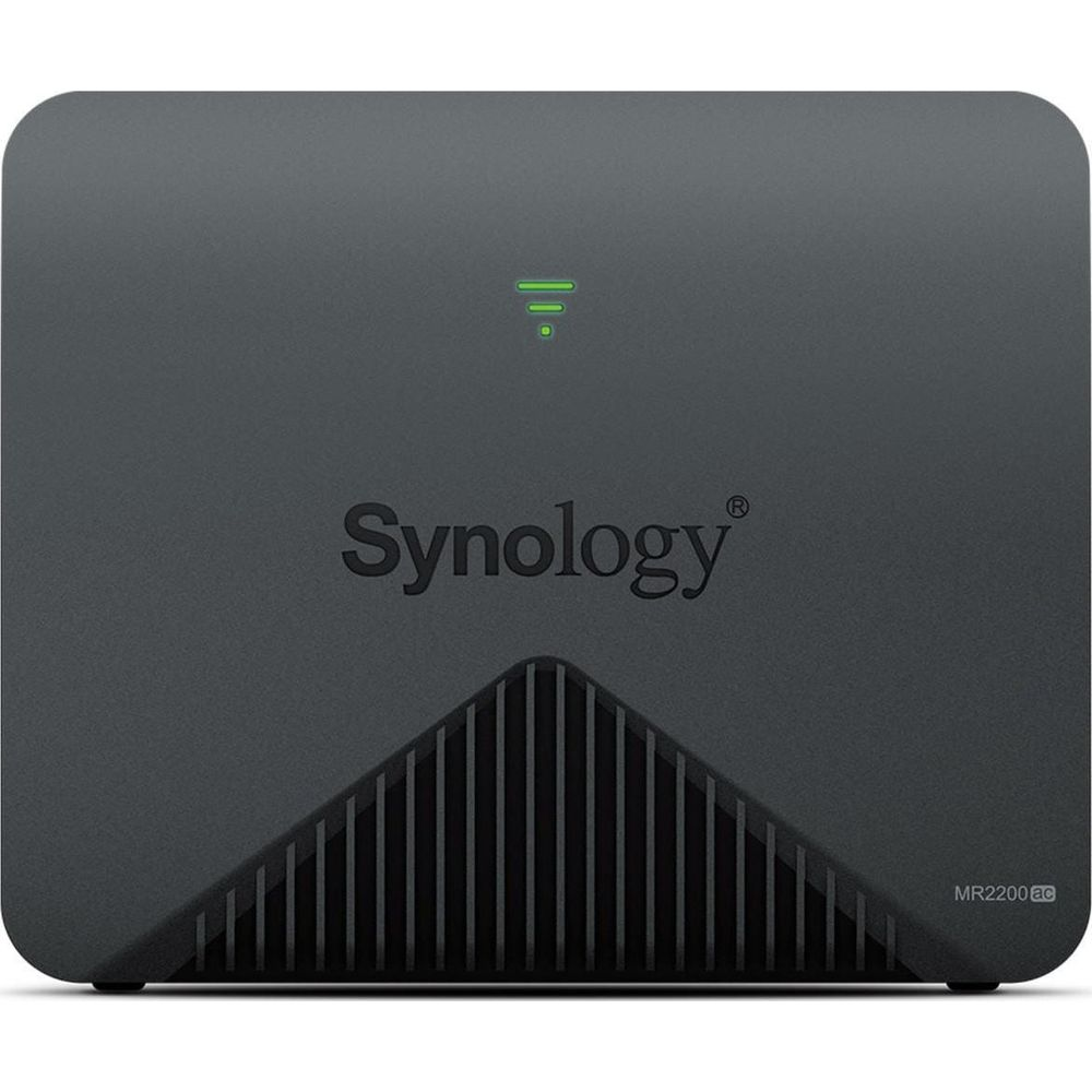 Zwarte Synology MR2200ac router met Wi-Fi-symbool en ventilatiespleten.