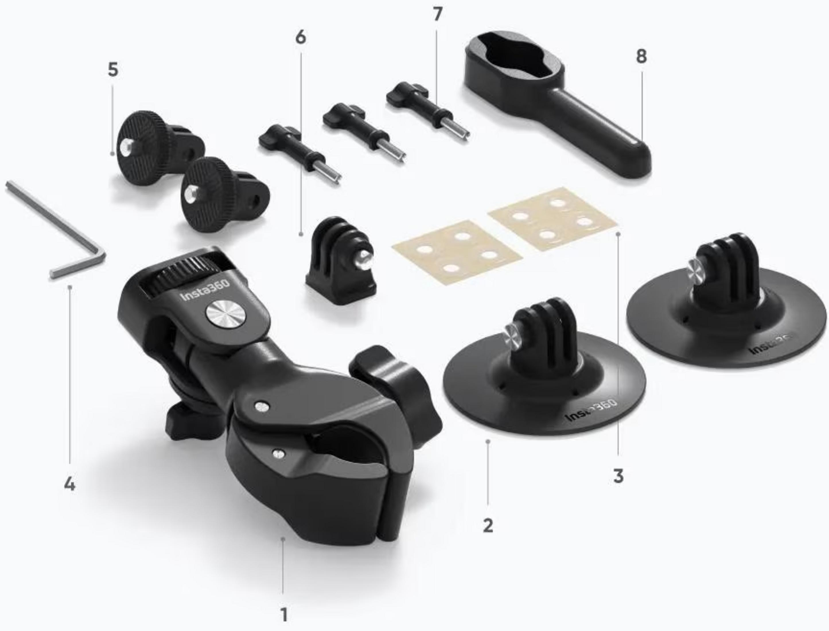 Accessori Insta360: morsetto, viti, adattatori, cuscinetti adesivi.
