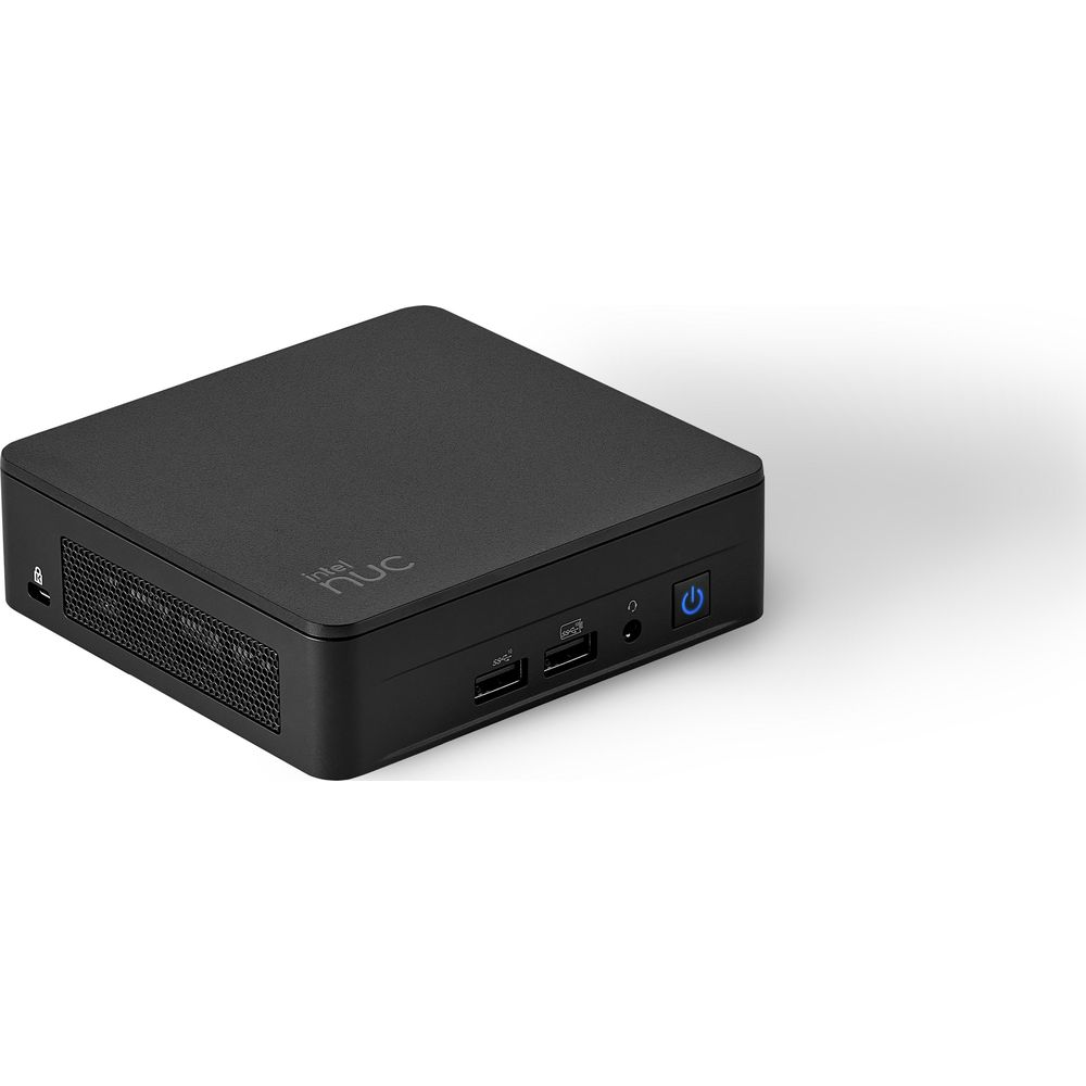 Czarny komputer Intel NUC z portami i przyciskiem zasilania.
