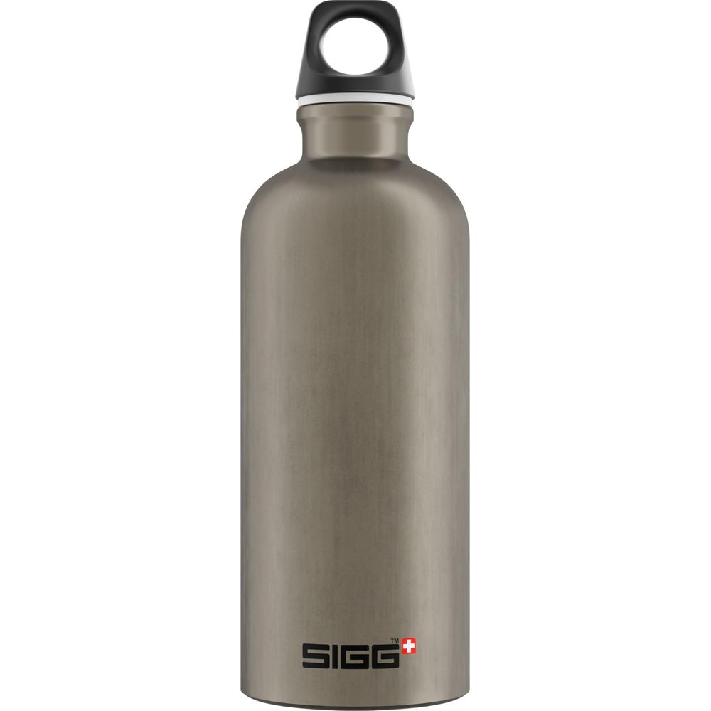 Graue SIGG-Flasche mit schwarzem und weißem Deckel und einer Schlaufe.