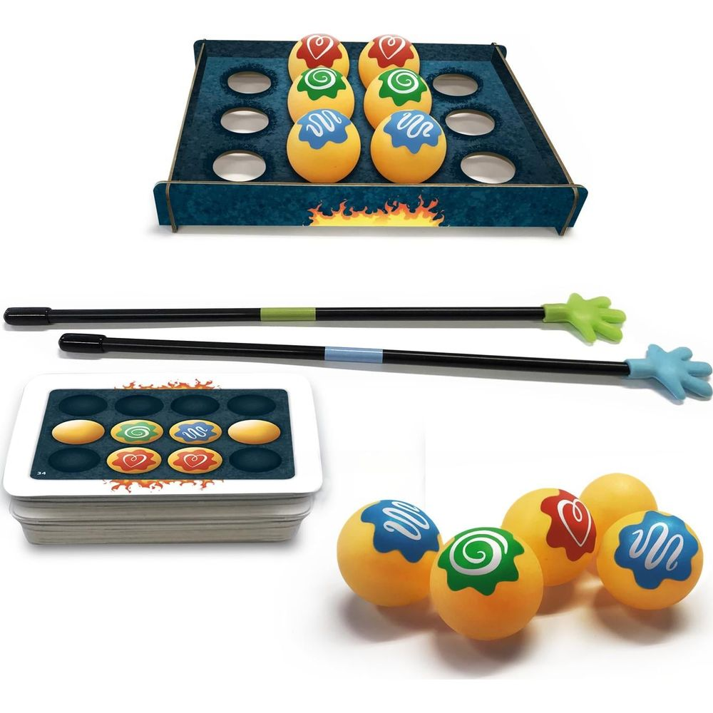 Spielbrett mit Bällen, Karten und Greifern