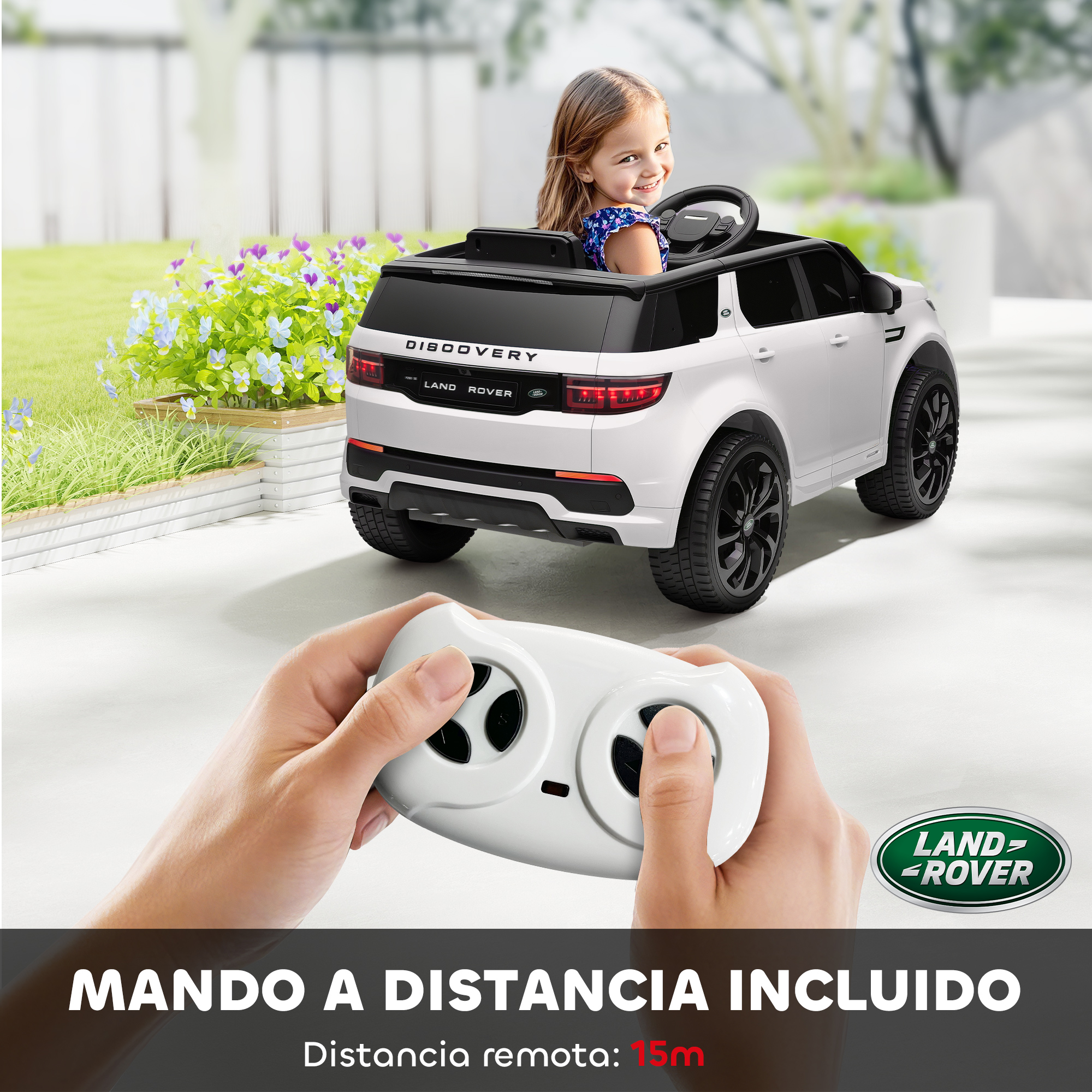 Un coche de juguete blanco con una niña al volante, controlado por mando.