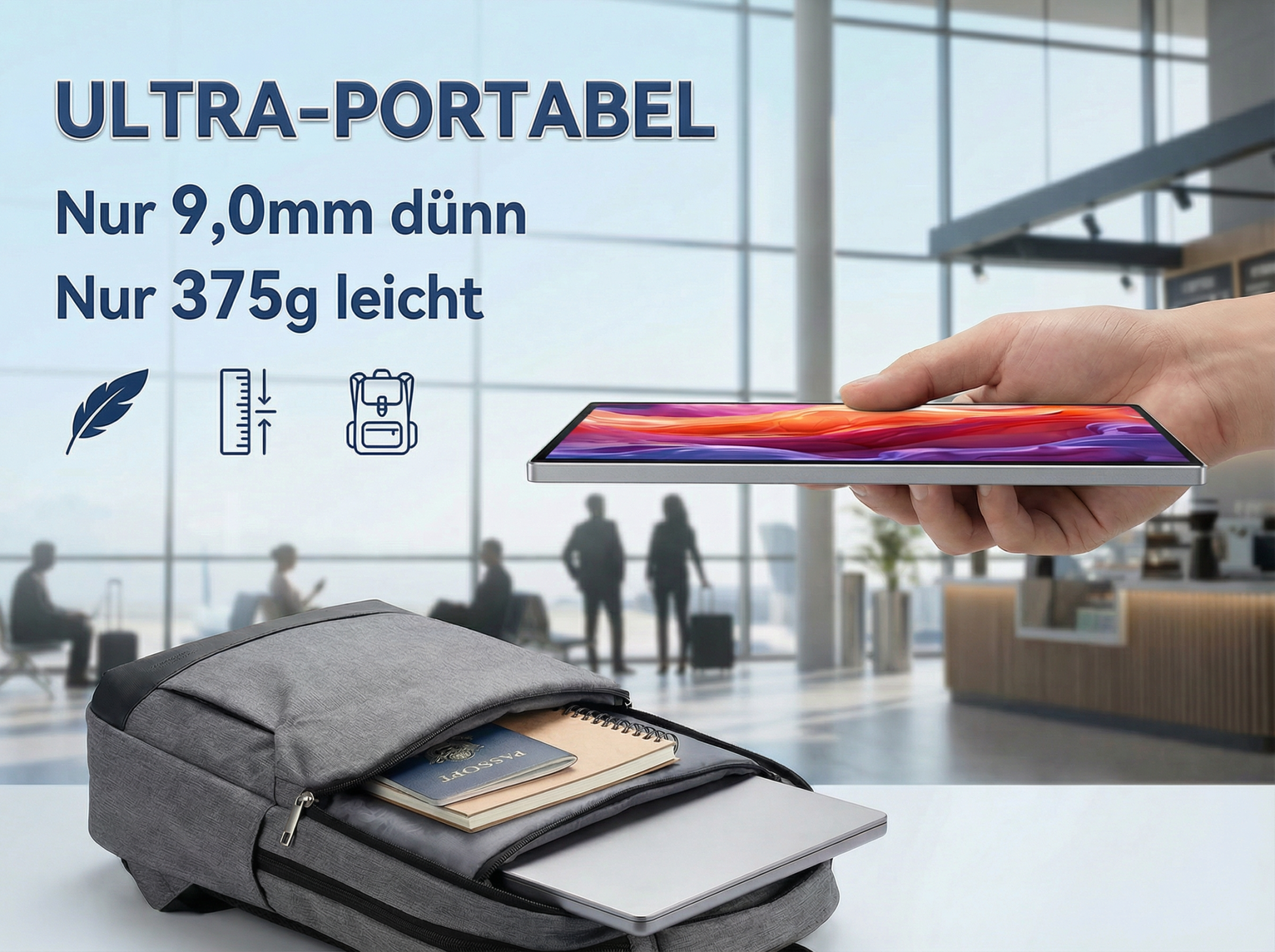 Ein Mann hält ein dünnes Tablet mit buntem Display über einem Rucksack.