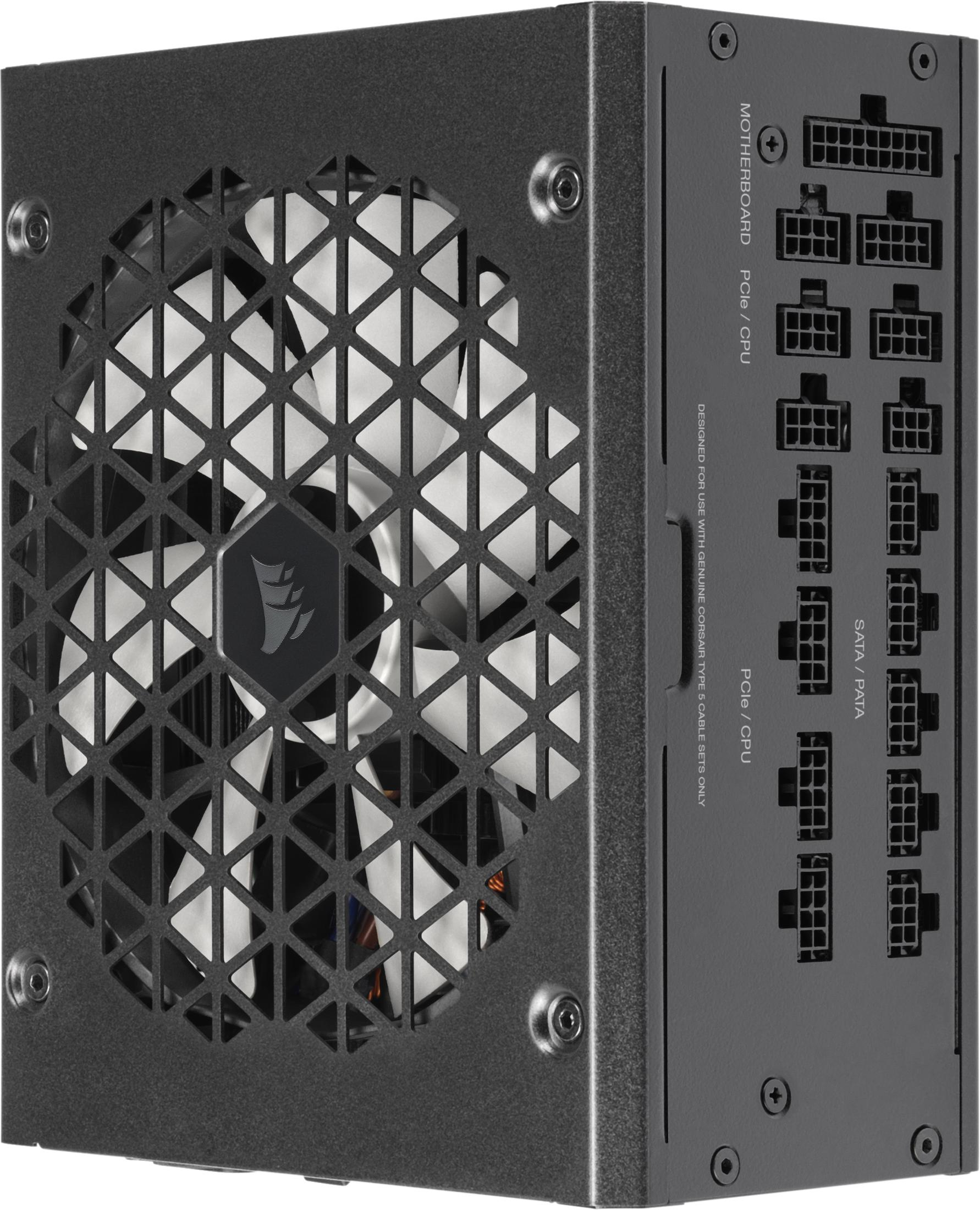 Zwarte voeding met ventilatorrooster en poorten voor moederbord, PCIe/CPU en SATA/PATA.