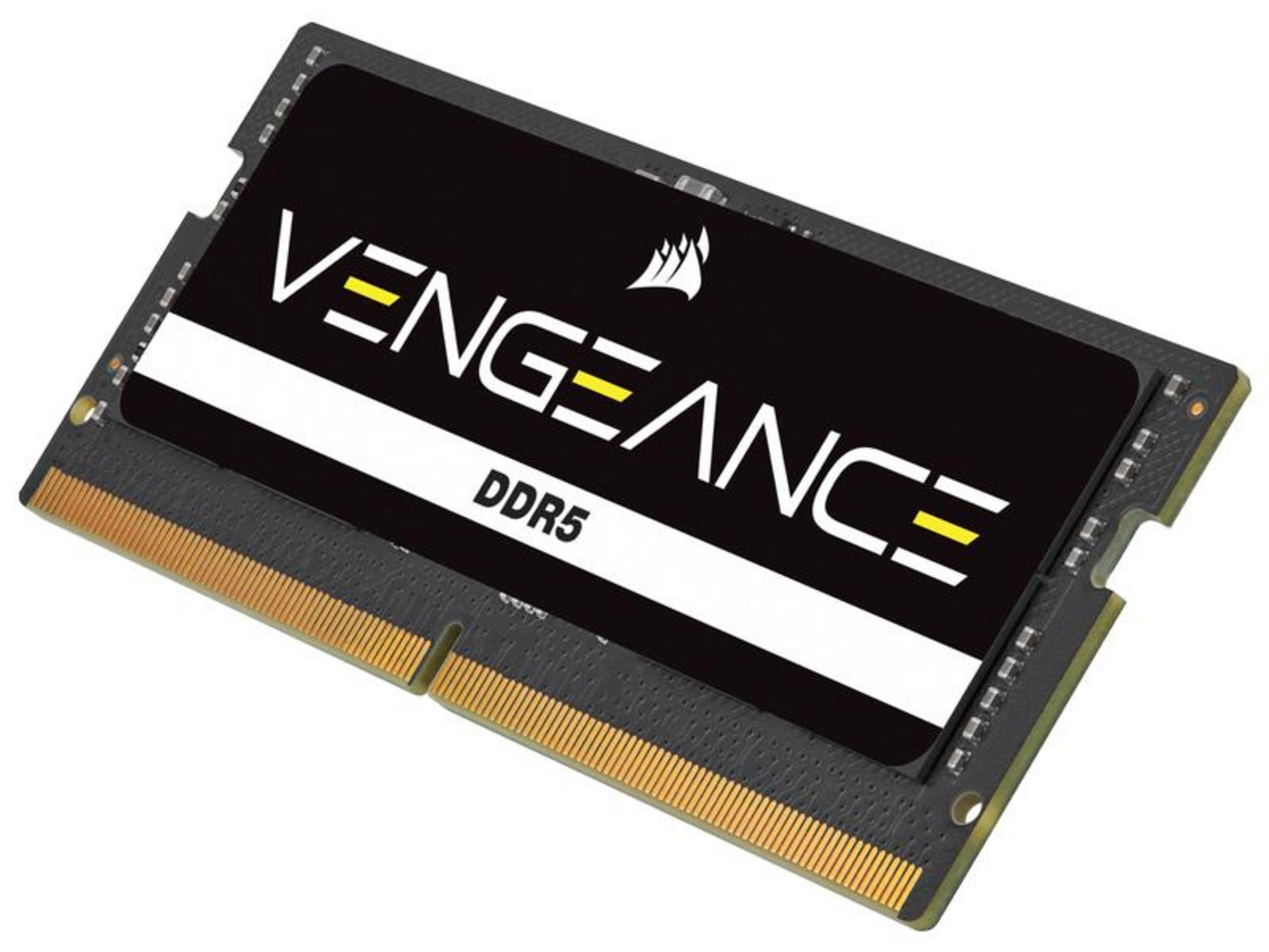 Ein Corsair Vengeance DDR5 RAM-Modul mit goldenen Kontakten und schwarzem Etikett.