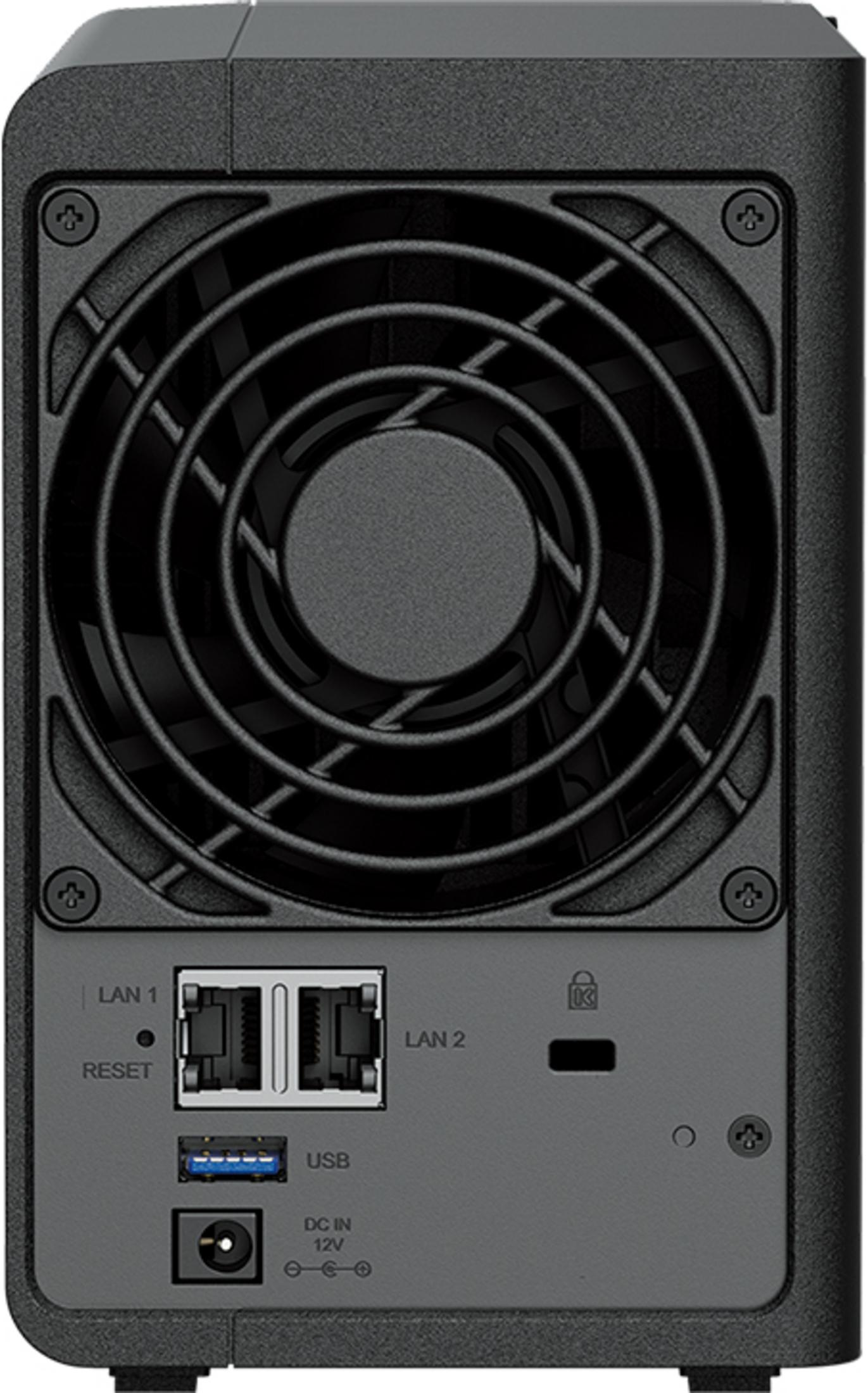Vista trasera de un NAS negro con ventilador, puertos y LEDs.