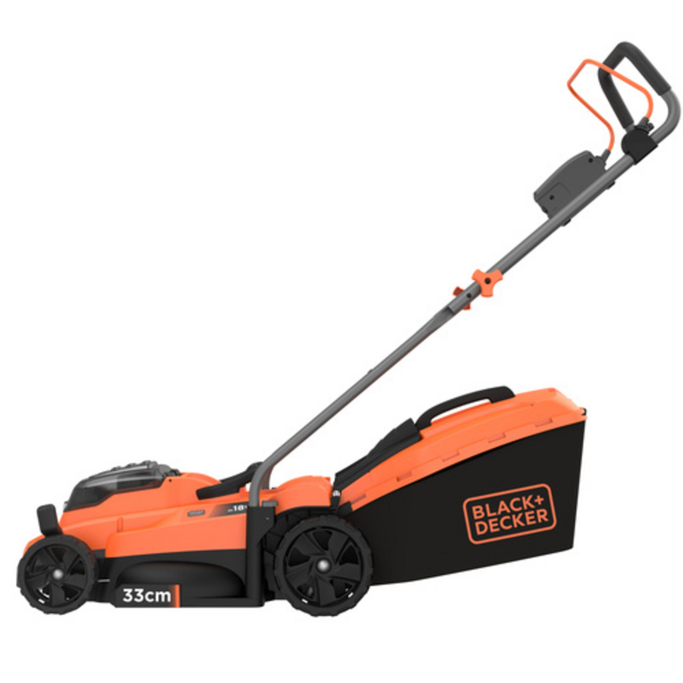 Ein orangefarbener Rasenmäher mit schwarzem Fangkorb und silbernem Griff.