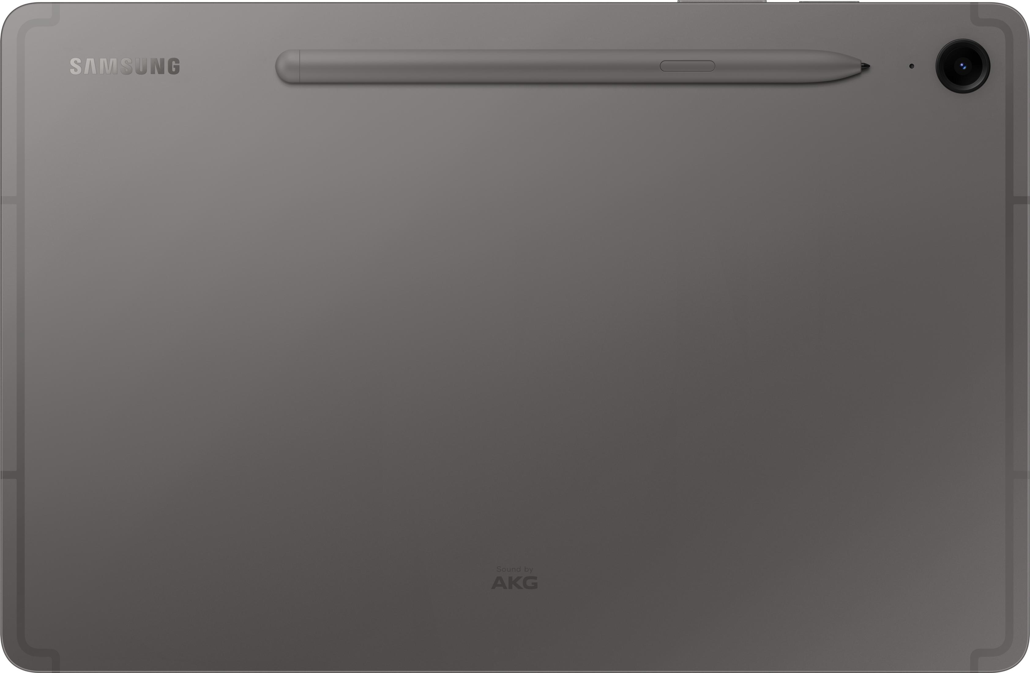Tableta Samsung gris con lápiz, cámara y logo AKG.