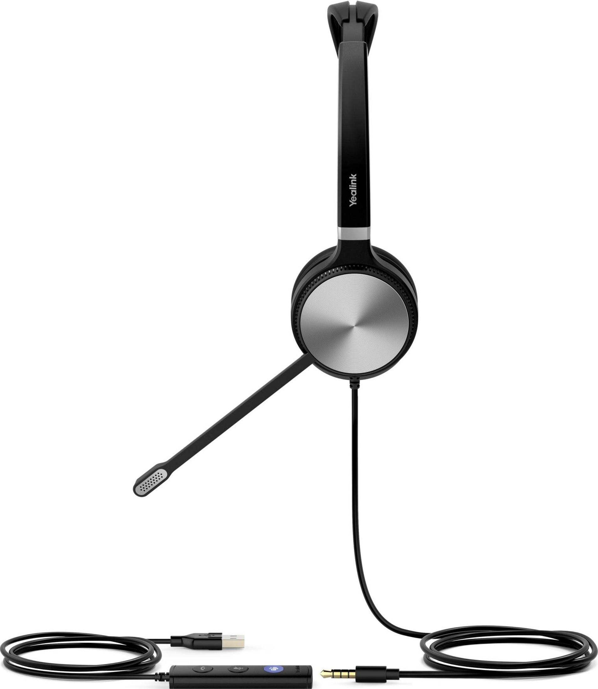 Auriculares negros con micrófono y conector USB, sobre fondo blanco.