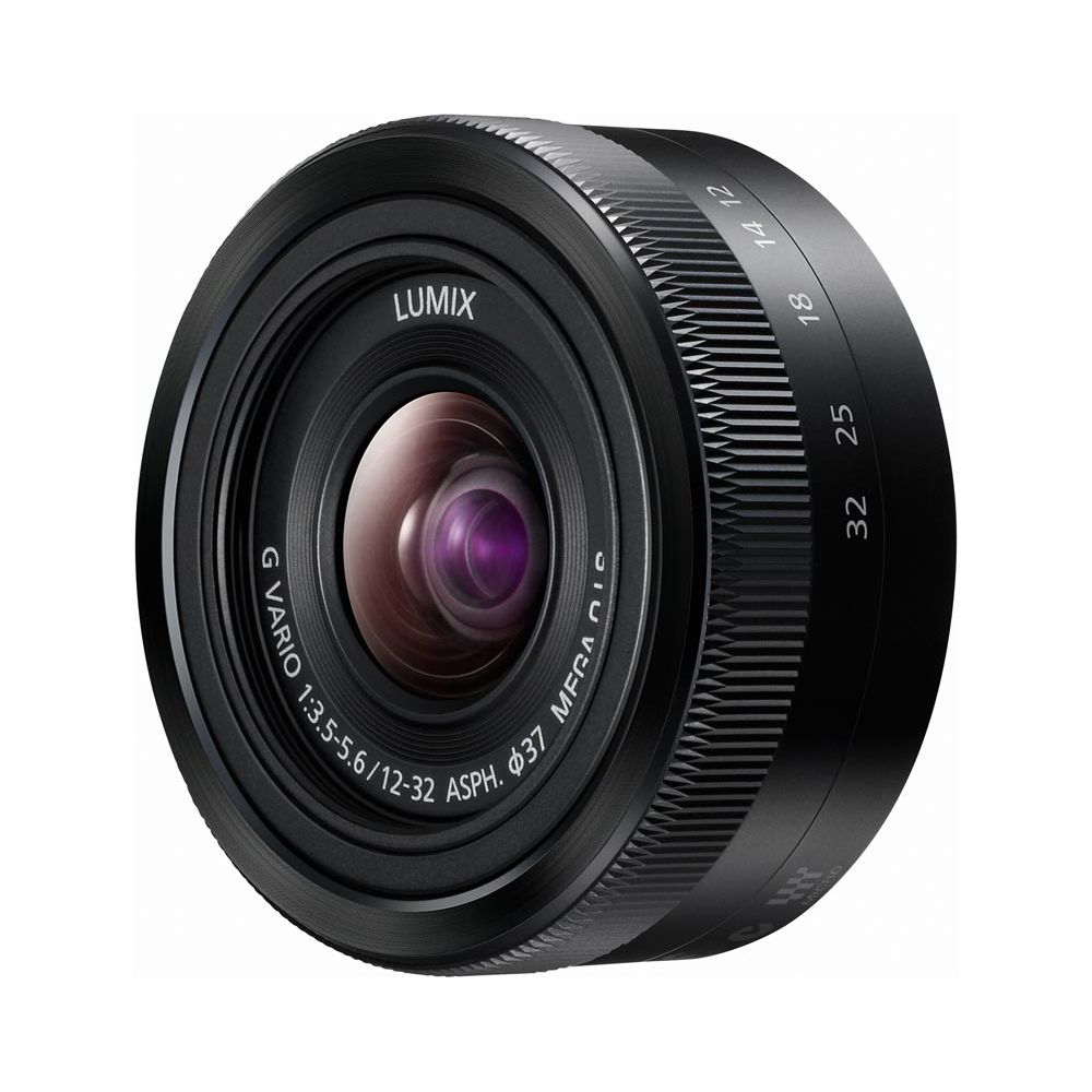 Czarny obiektyw Lumix G Vario z pierścieniami ostrości i zoomu, białe napisy.