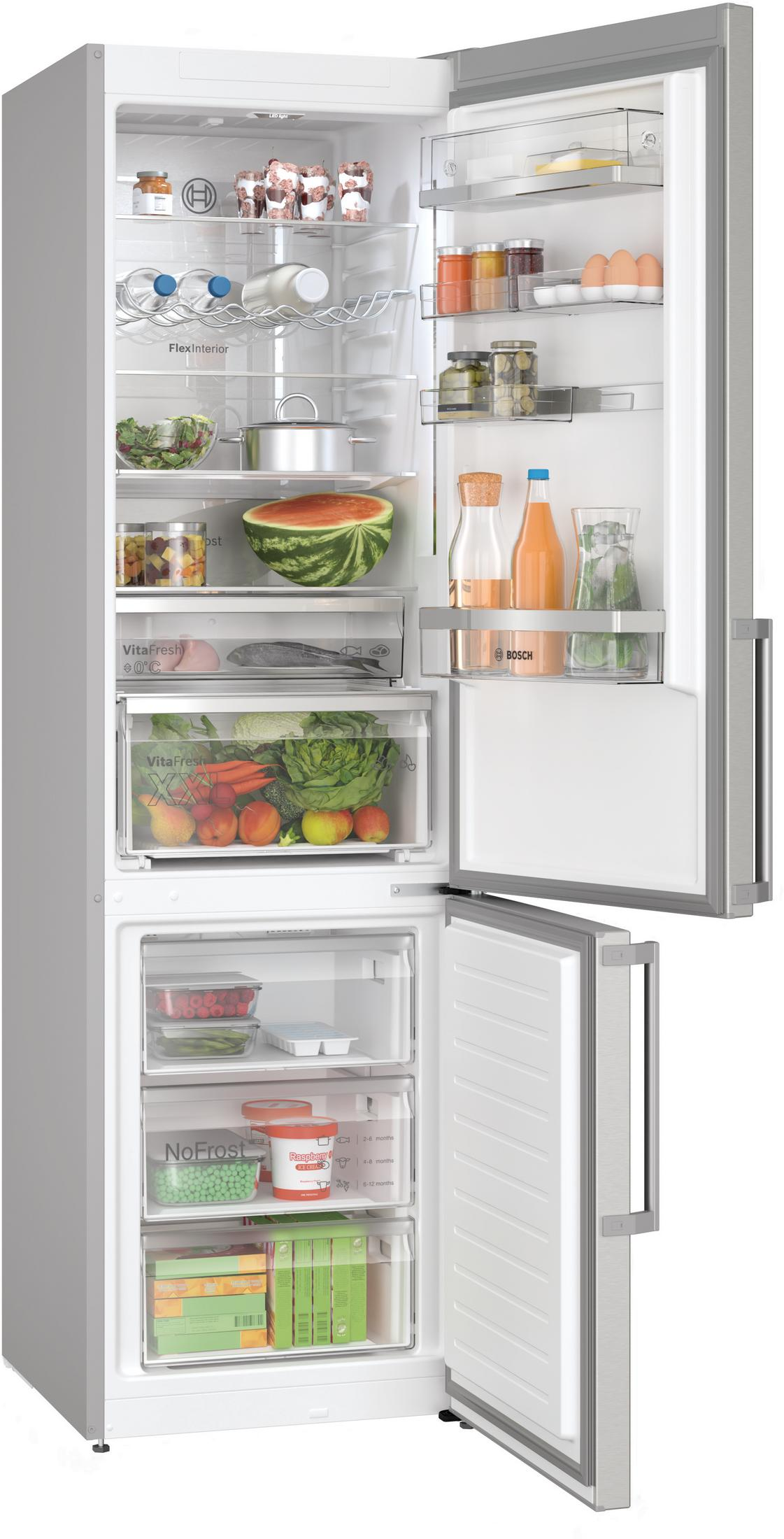 Offener Kühlschrank mit Lebensmitteln, Gemüse und Flaschen.