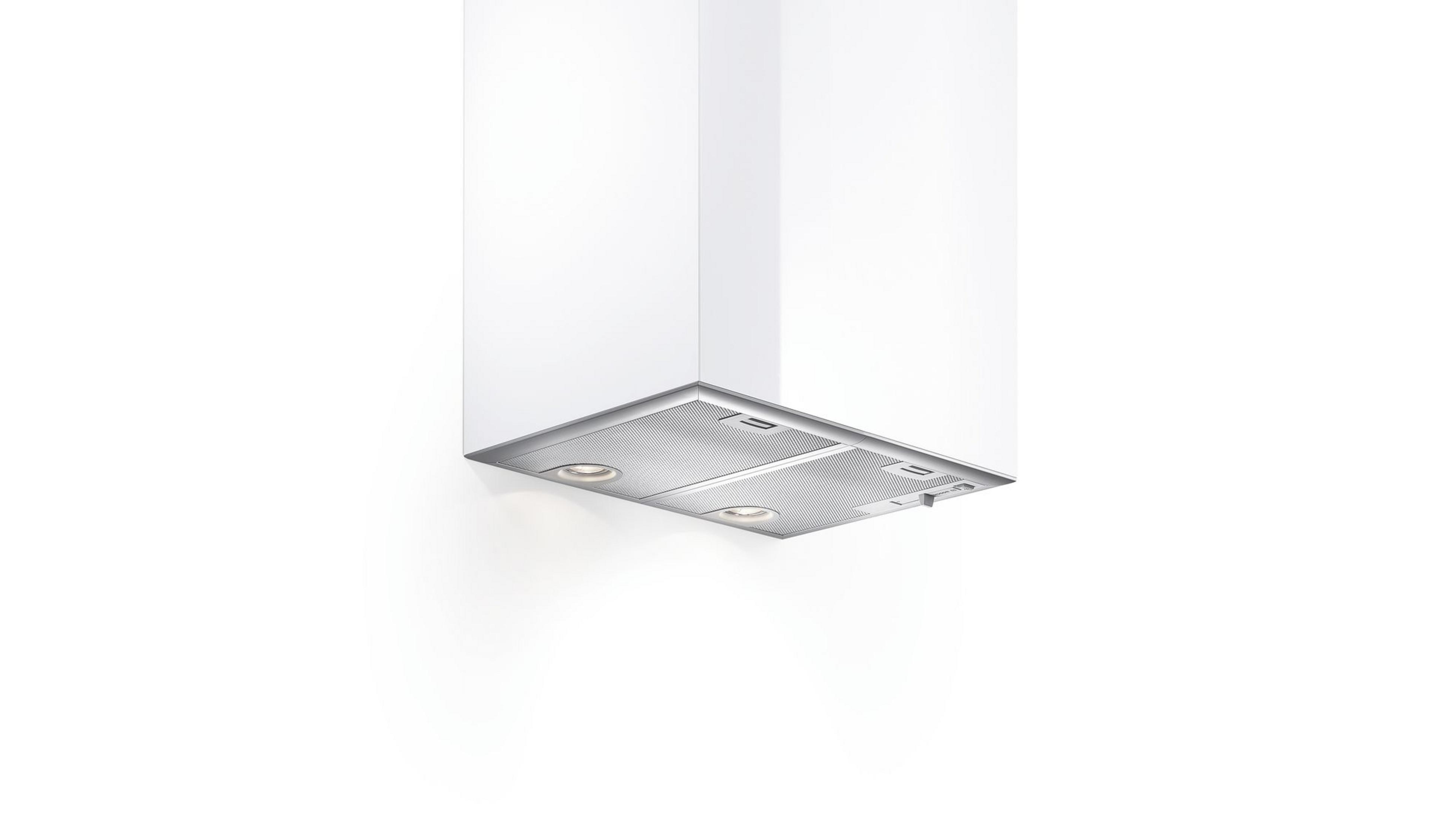 Una campana extractora blanca con detalles de acero inoxidable y luces.