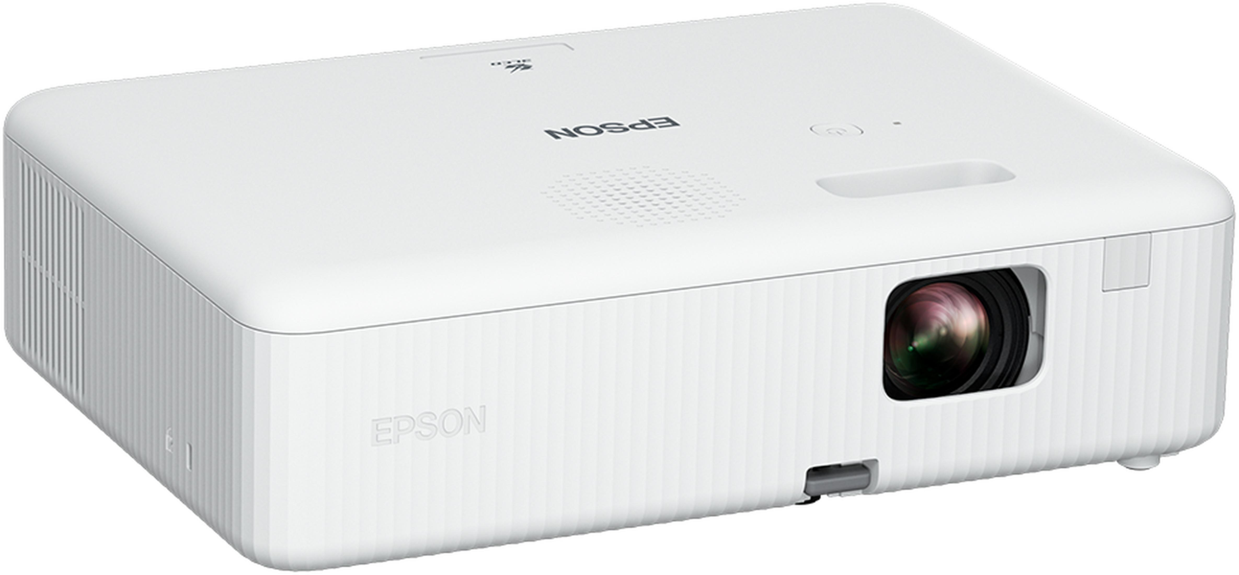 Ön sağda lensi ve havalandırma delikleri olan beyaz Epson projektör.