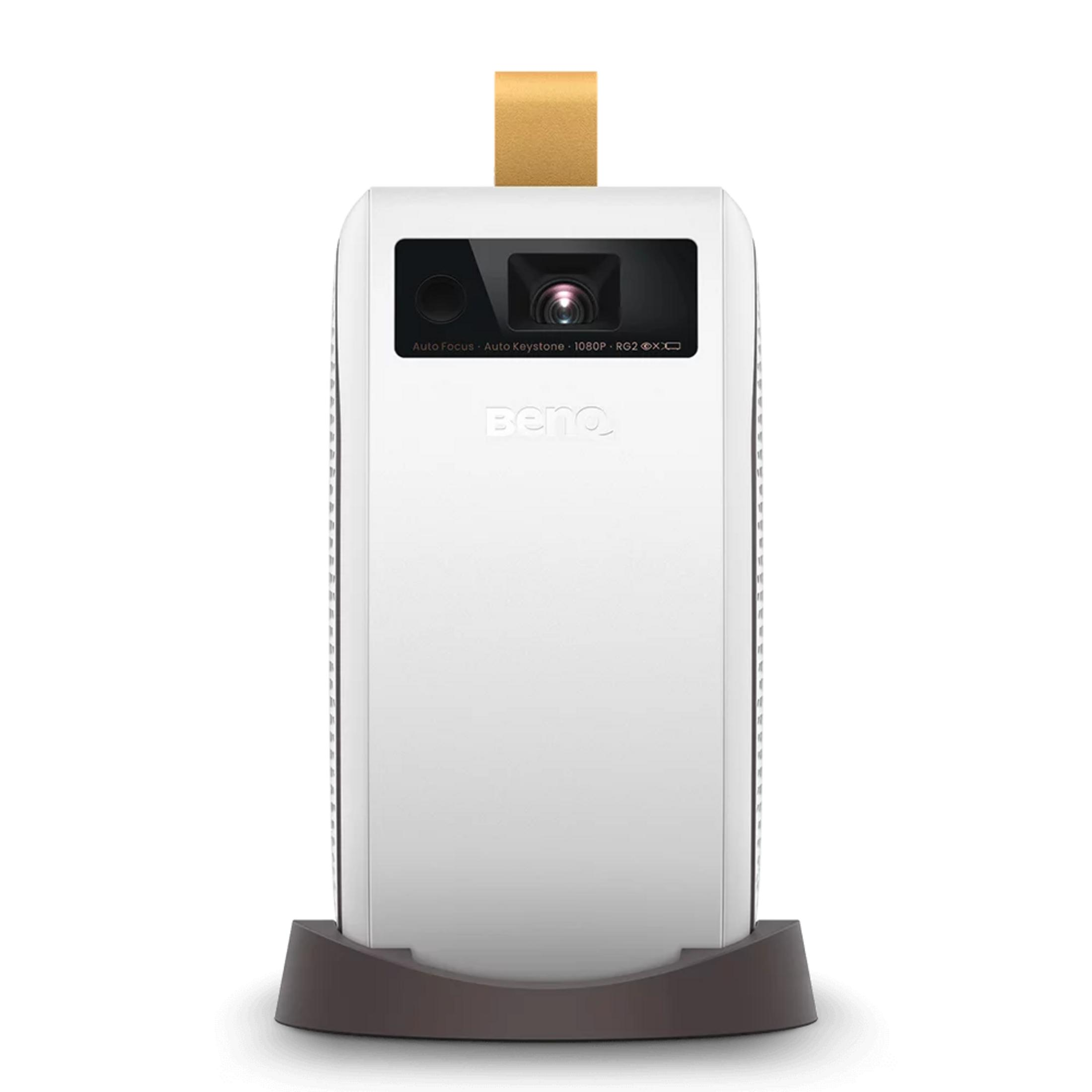 Un proyector blanco con asa dorada y soporte marrón.