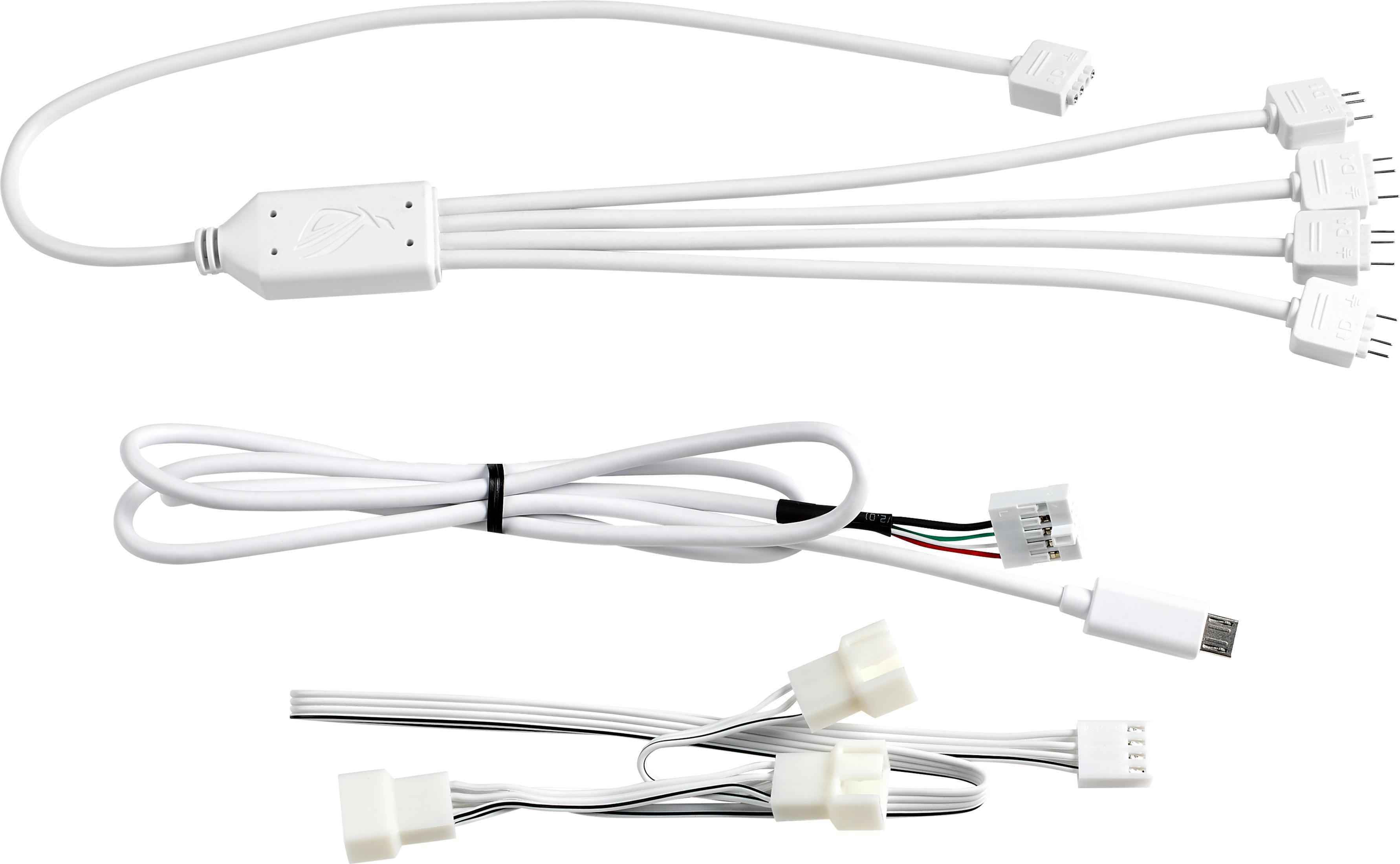 Varios cables blancos con conectores variados, algunos agrupados.