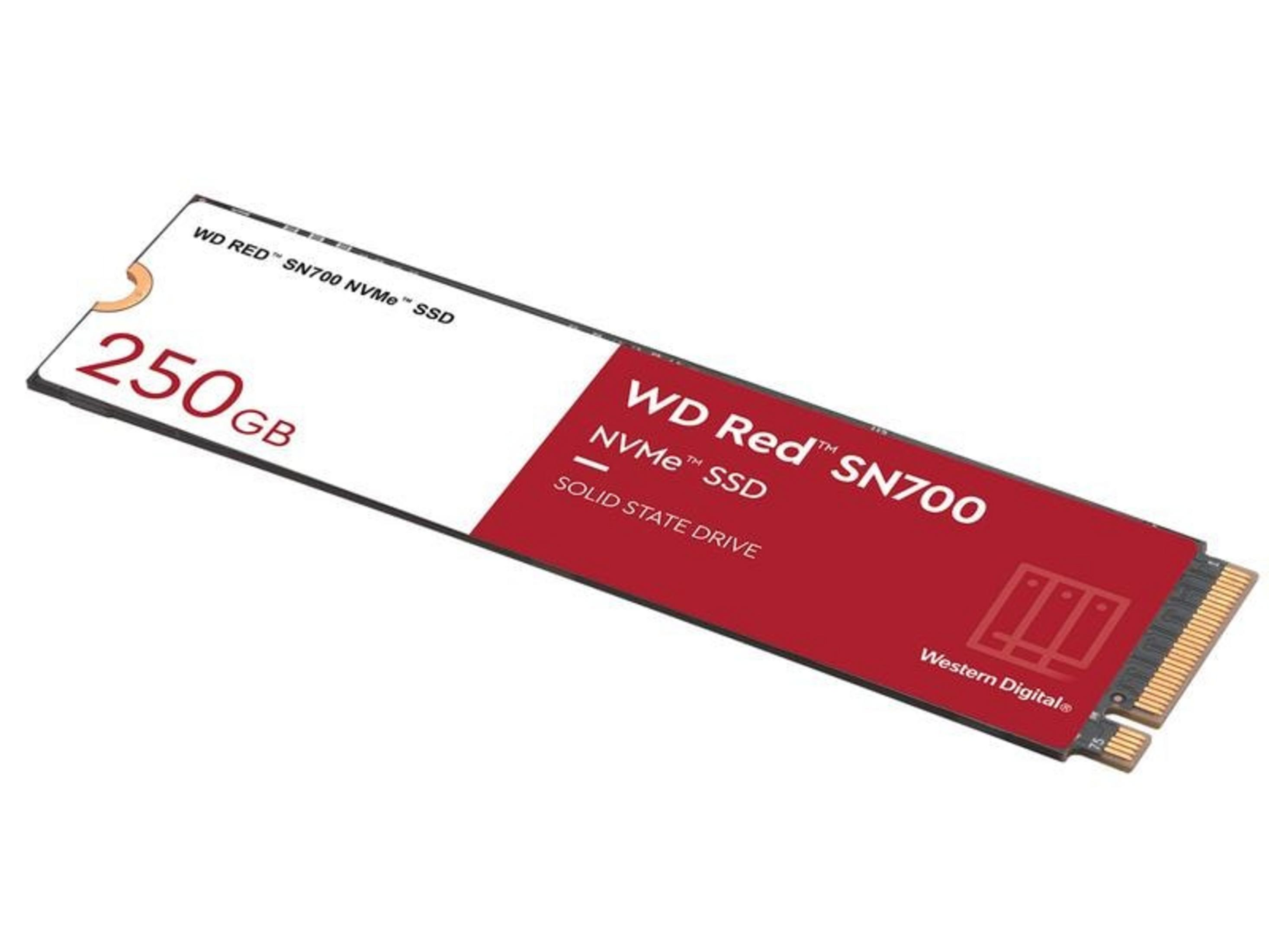 Dysk SSD WD Red SN700 NVMe 250 GB na białym tle.