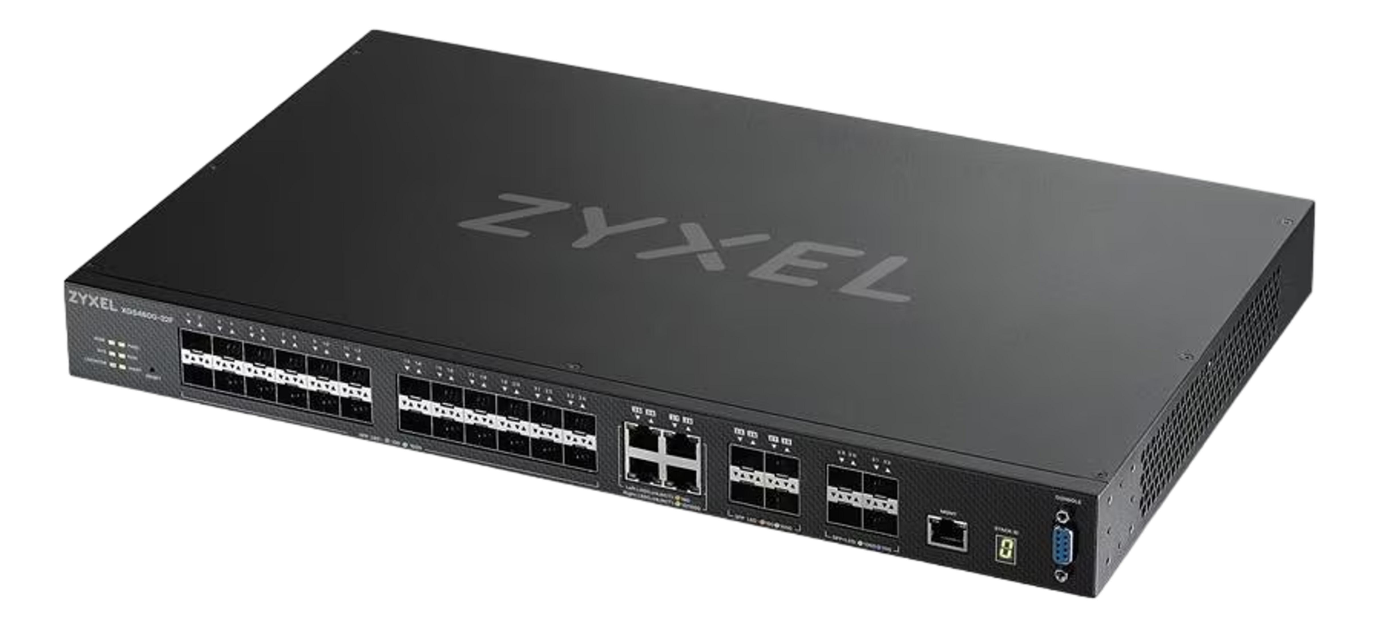 Uno switch di rete Zyxel nero con numerose porte e spie.