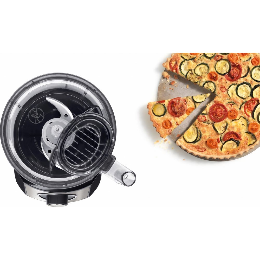 Nasadka malaksera i okrągła tarta warzywna z cukinią i pomidorami.